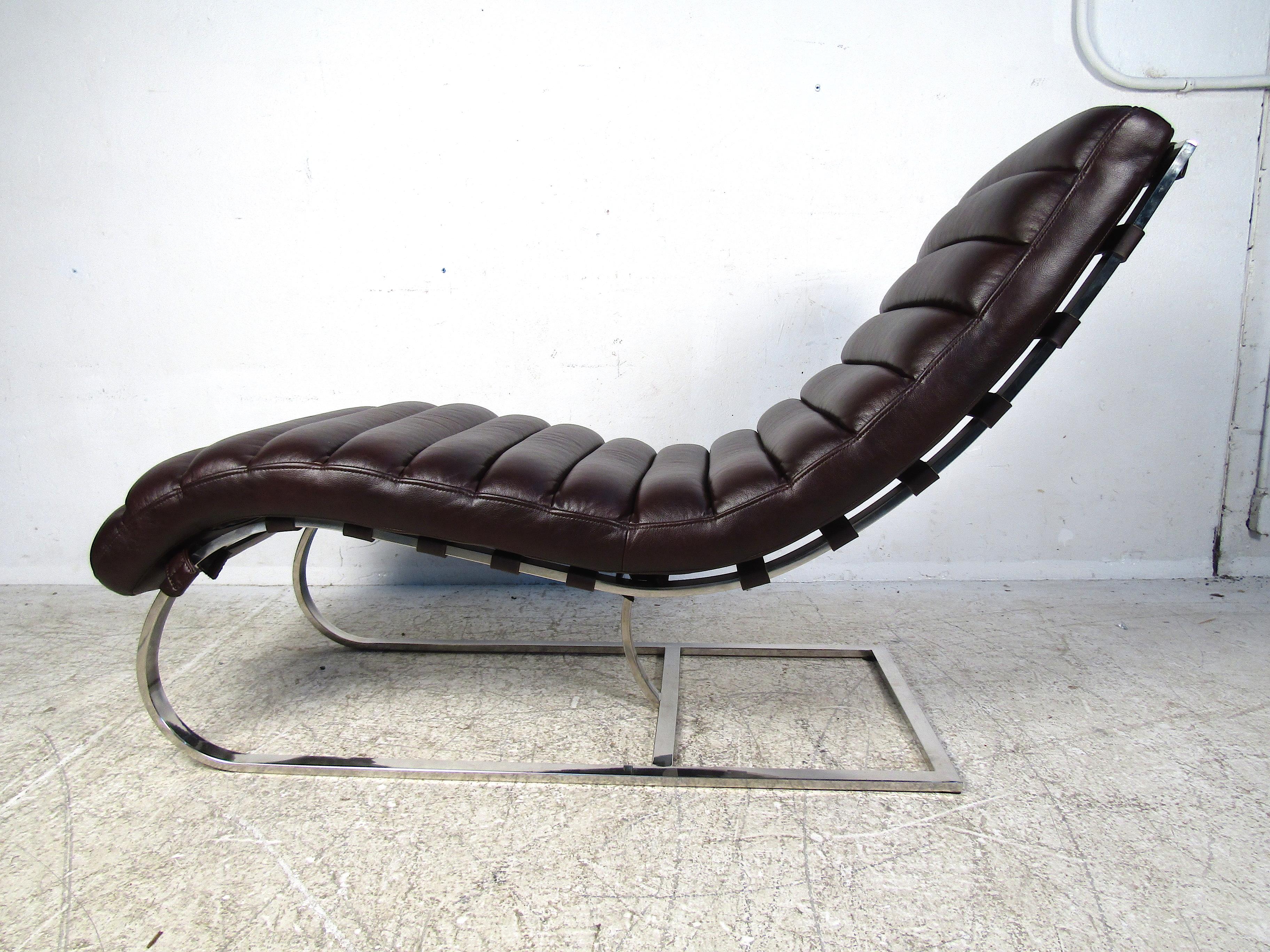 cantilever chaise lounge