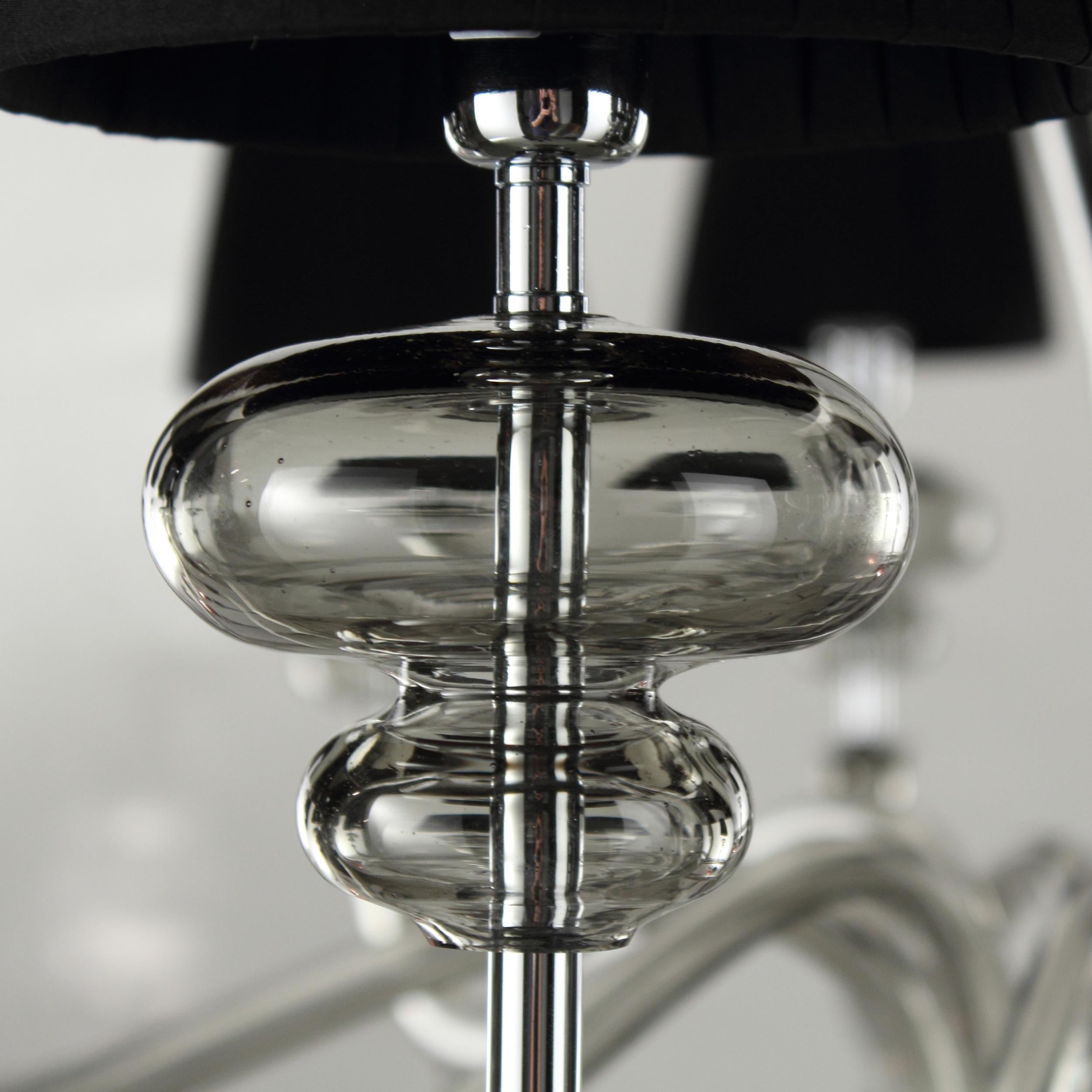 Moderner Kronleuchter mit 12 Lights aus grauem Muranoglas und schwarzen Lampenschirmen von Multiforme (Geblasenes Glas) im Angebot