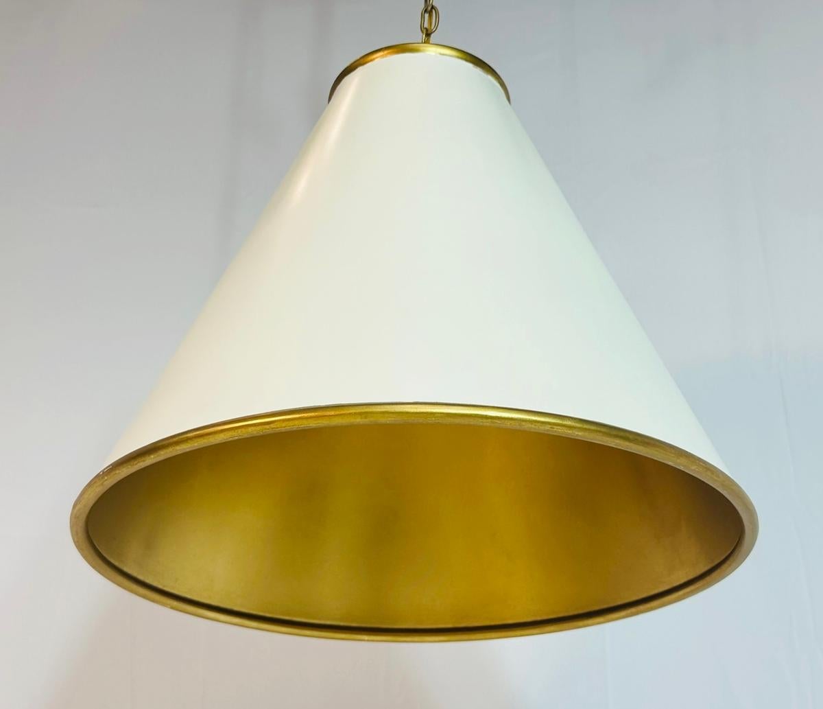 Lámpara moderna de Currey & Company, Colección Pierrepont en Bueno estado para la venta en Los Angeles, CA
