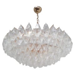 Lustre moderne avec des verres de Murano polyèdre transparent. Italie, années 1980.