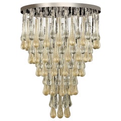 Lampadario del 21° secolo Elementi a forma di goccia in vetro oro e argento di Multiforme