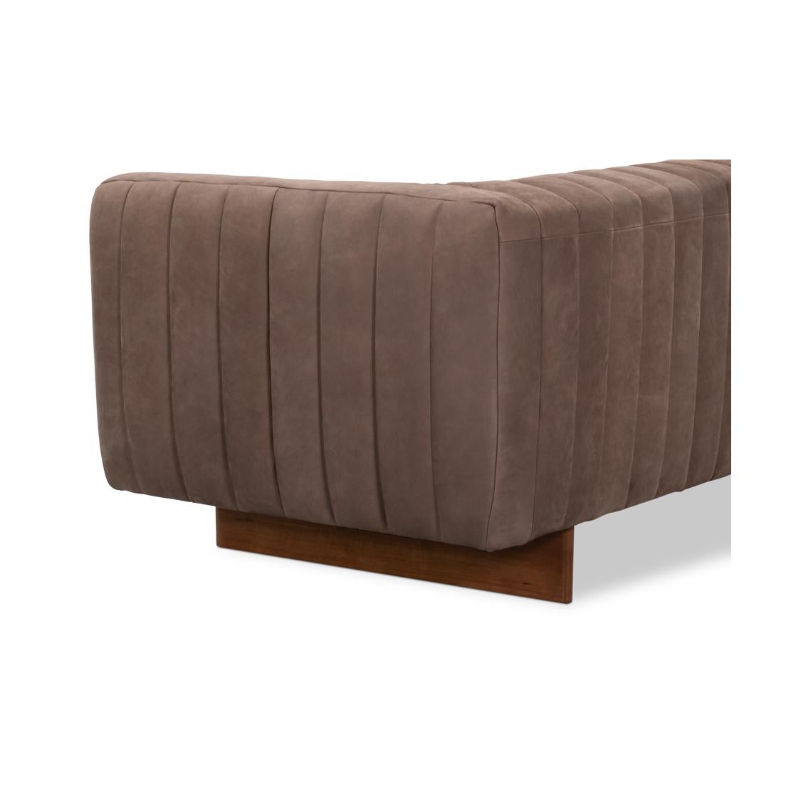 The Moderns To Channel Tufted Leather Sofa (Canapé en cuir) en vente 2
