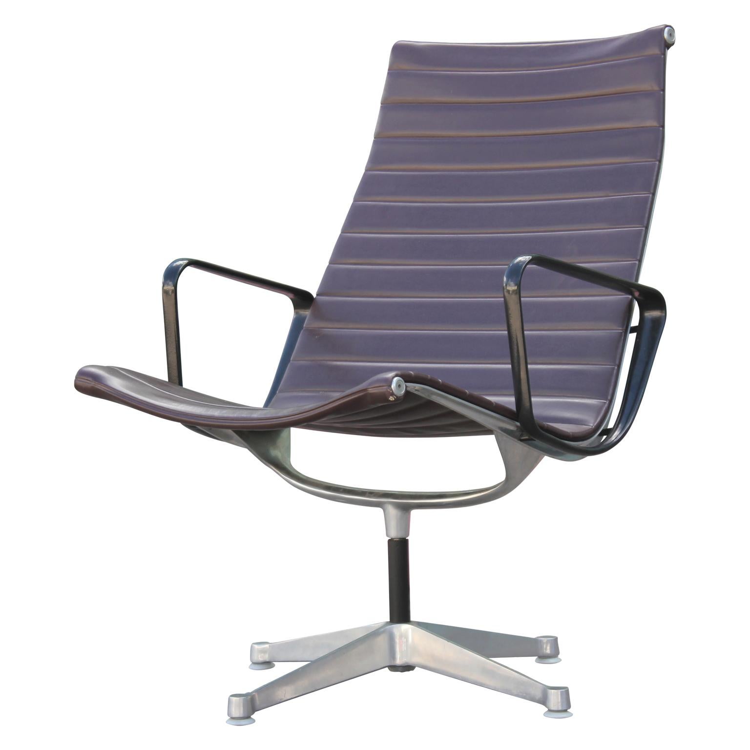 Mid-Century Modern Modern Charles Eames for Herman Miller Aluminium Group Lounge Chair with Arms