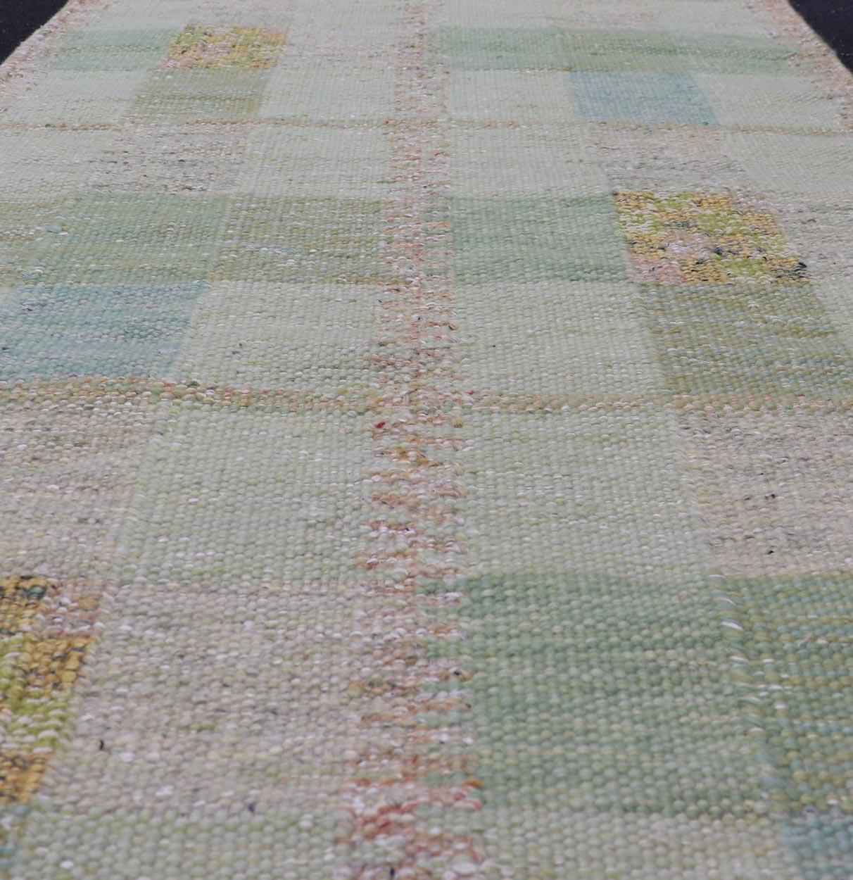 Modern Checkerboard Scandinavian Flat Weave Rug in Shades Of Green Colors. Keivan Woven Arts / rug RJK-26296-SHB-137-02, country of origin / type: Scandinavia / Scandinavian Modern.
Measures: 3'0 x 5'2 
This modern Scandinavian design flat-weave rug