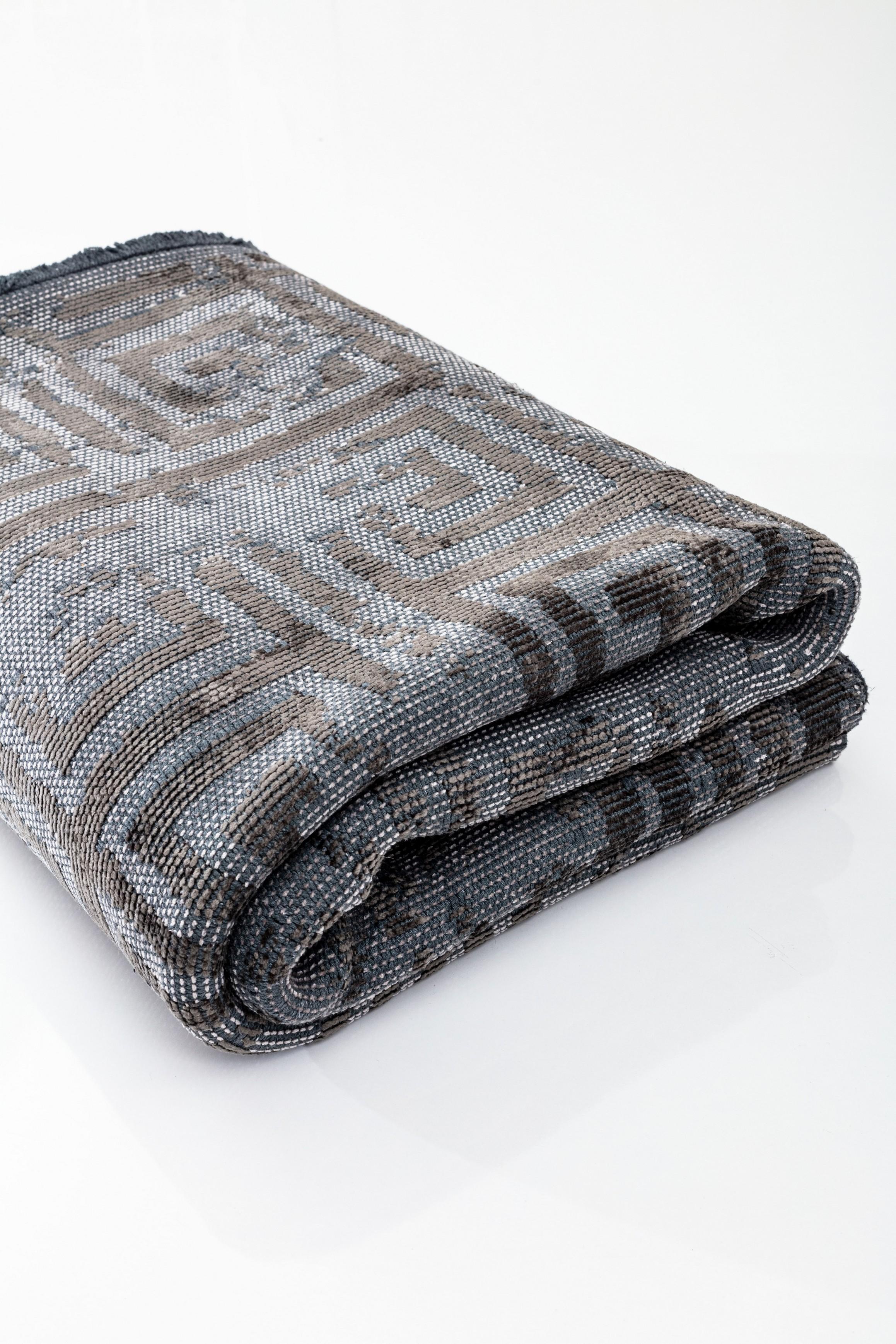 Im Angebot: Moderner karierter Luxus-Teppichboden,  (Grau) 4