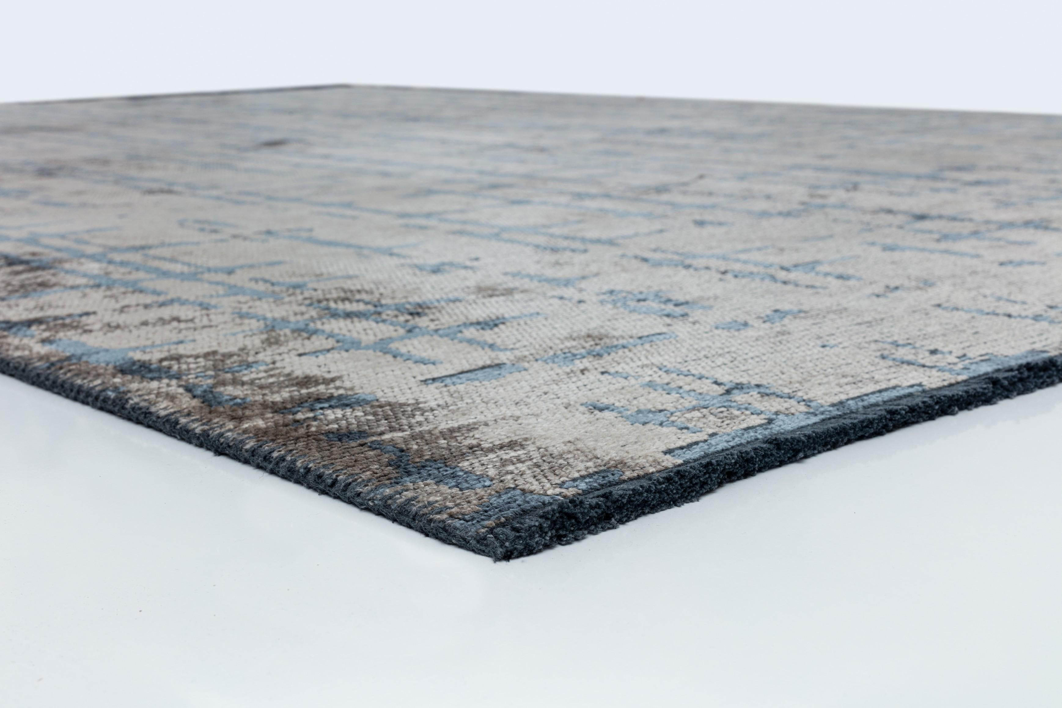 For Sale:  (Gray) Modern Checkered Red Luxury Hand-Finished Area Rug 4