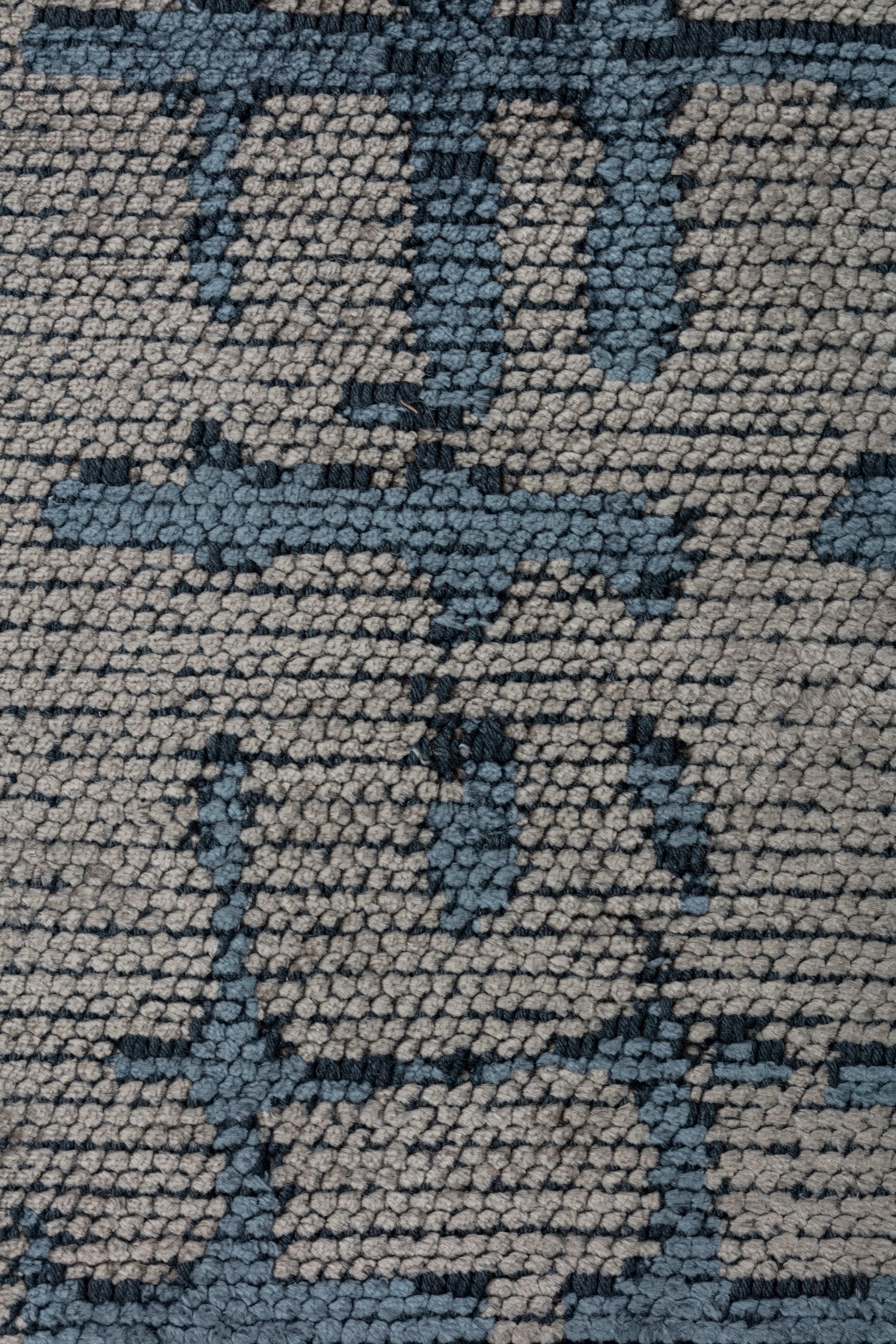 For Sale:  (Gray) Modern Checkered Red Luxury Hand-Finished Area Rug 5