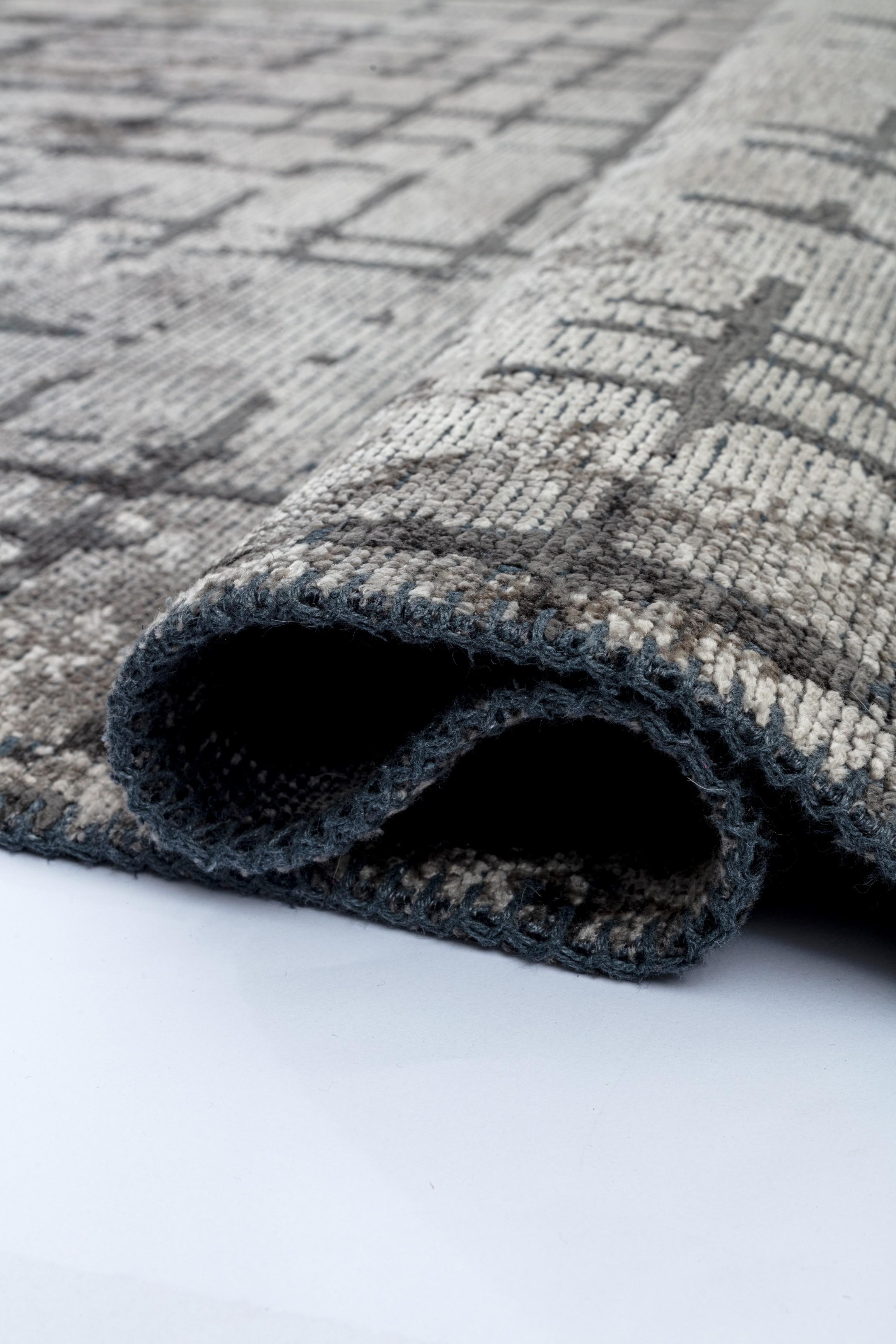 For Sale:  (Gray) Modern Checkered Red Luxury Hand-Finished Area Rug 2