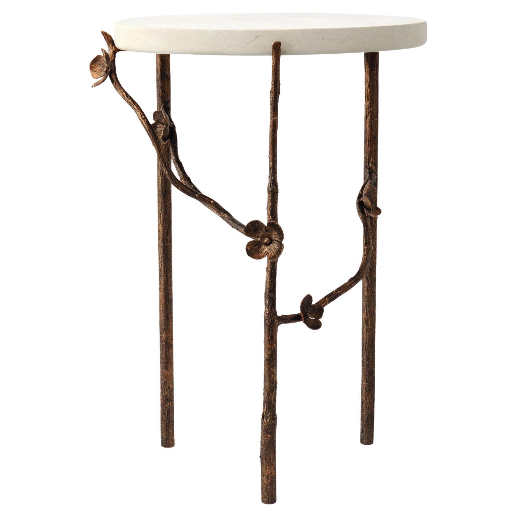 Table d'appoint moderne en forme de fleur de cerisier en tobacco