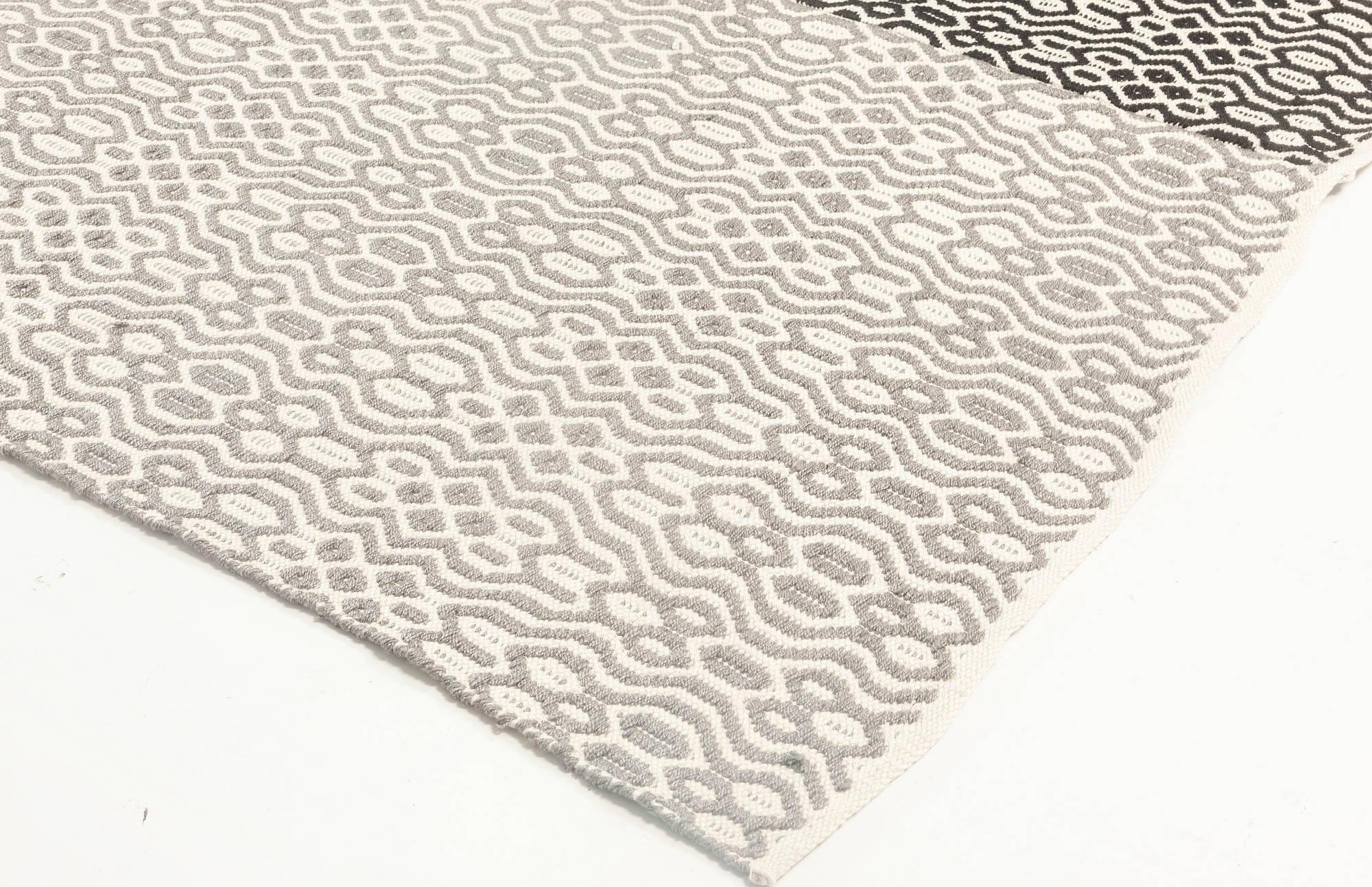 Modern Chessboard Pattern Flat-Weave Wool Rug by Doris Leslie Blau For Sale 3
