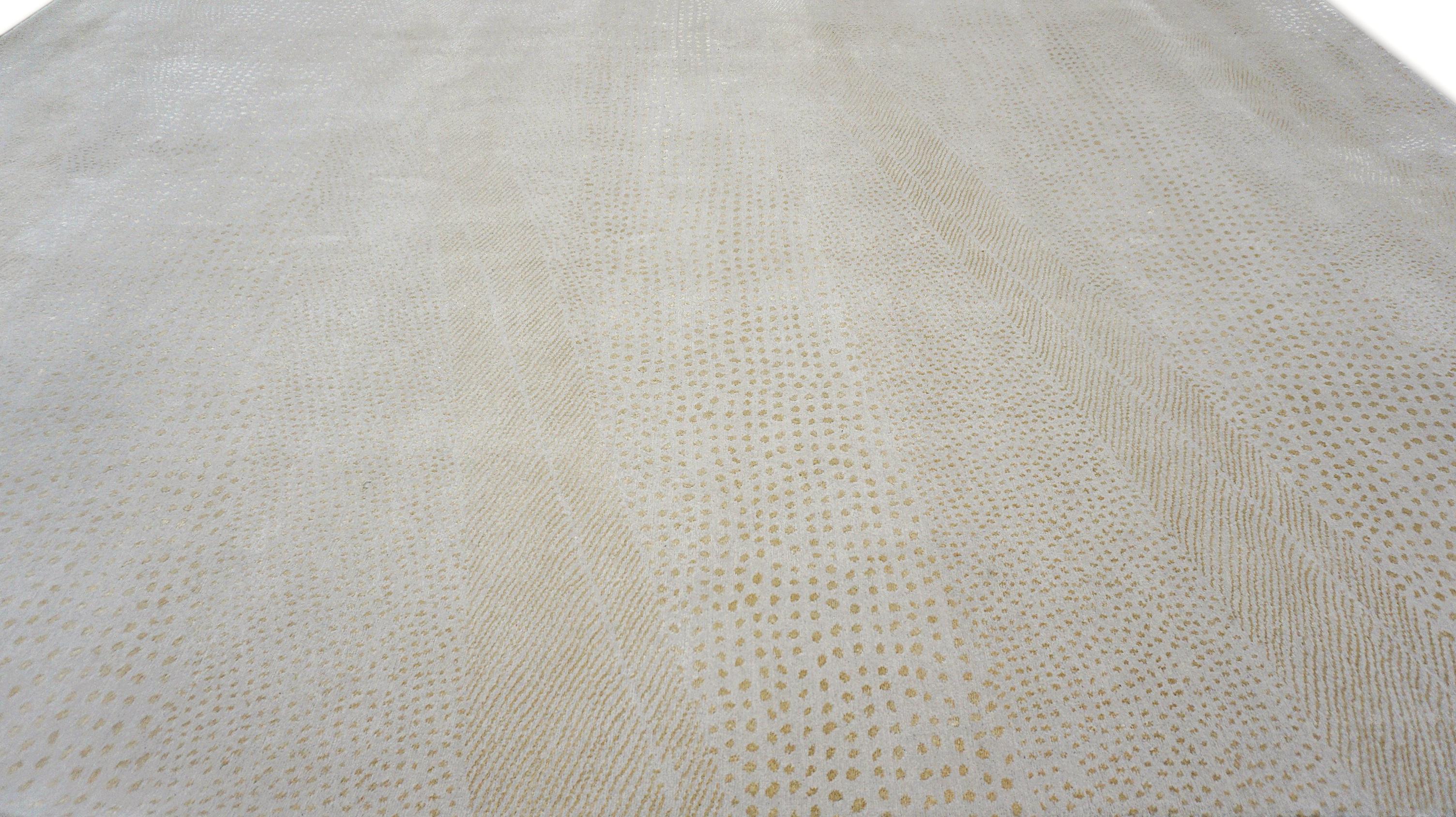 Alfombra moderna Chevron de lana y seda marfil y beige 9'x12'1'' Anudado a mano en venta