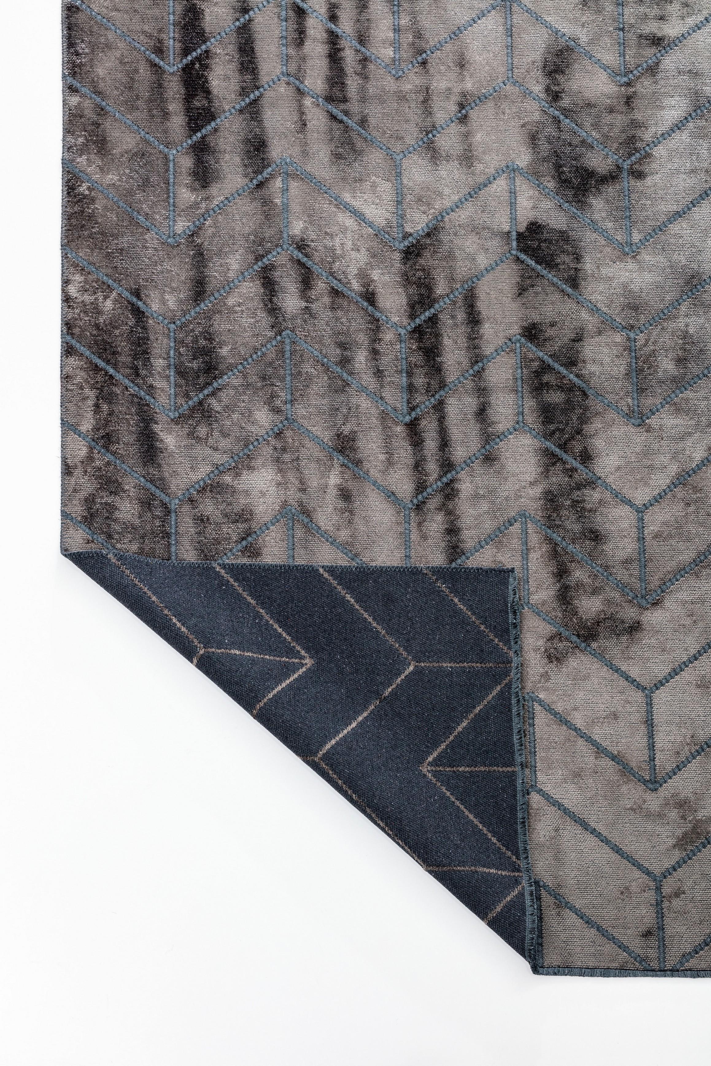 For Sale:  (Brown) Modern Chevron Luxury Hand-Finished Area Rug 3
