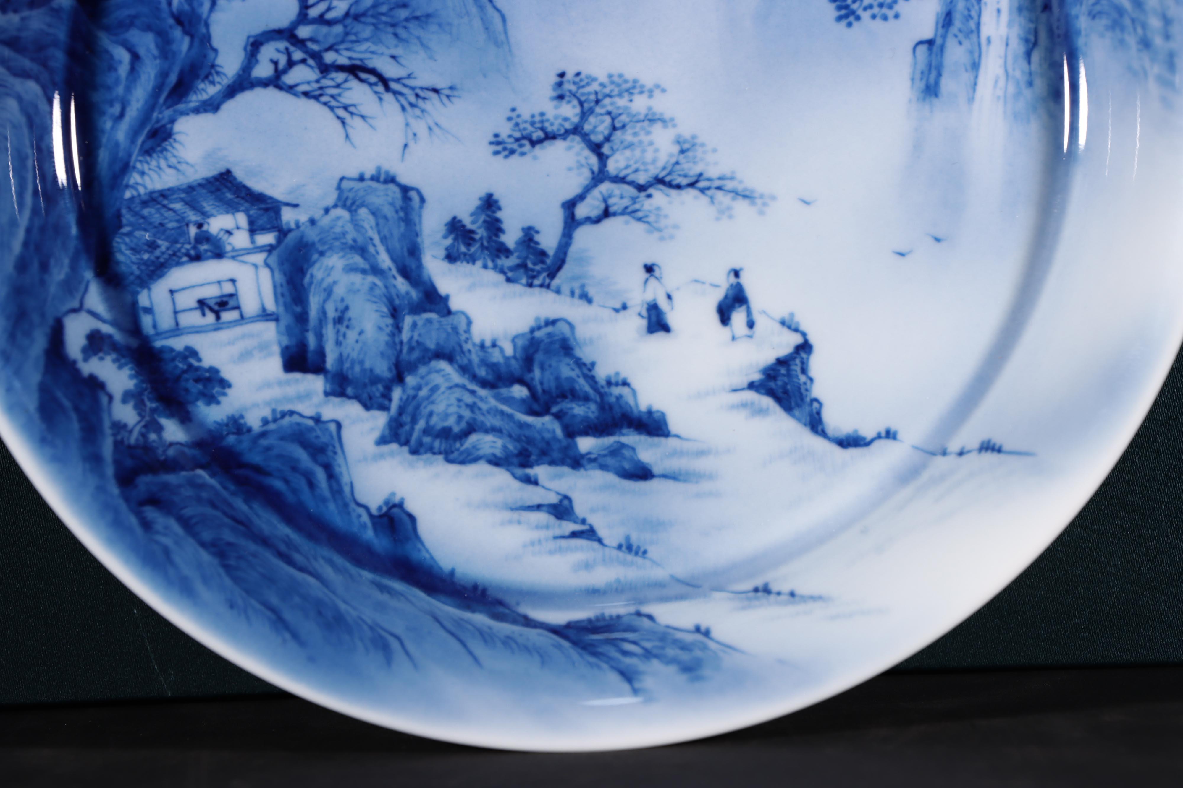 China Jingdezhen Handpainting Blue White Porcelain Landscape Plate For Sale 2