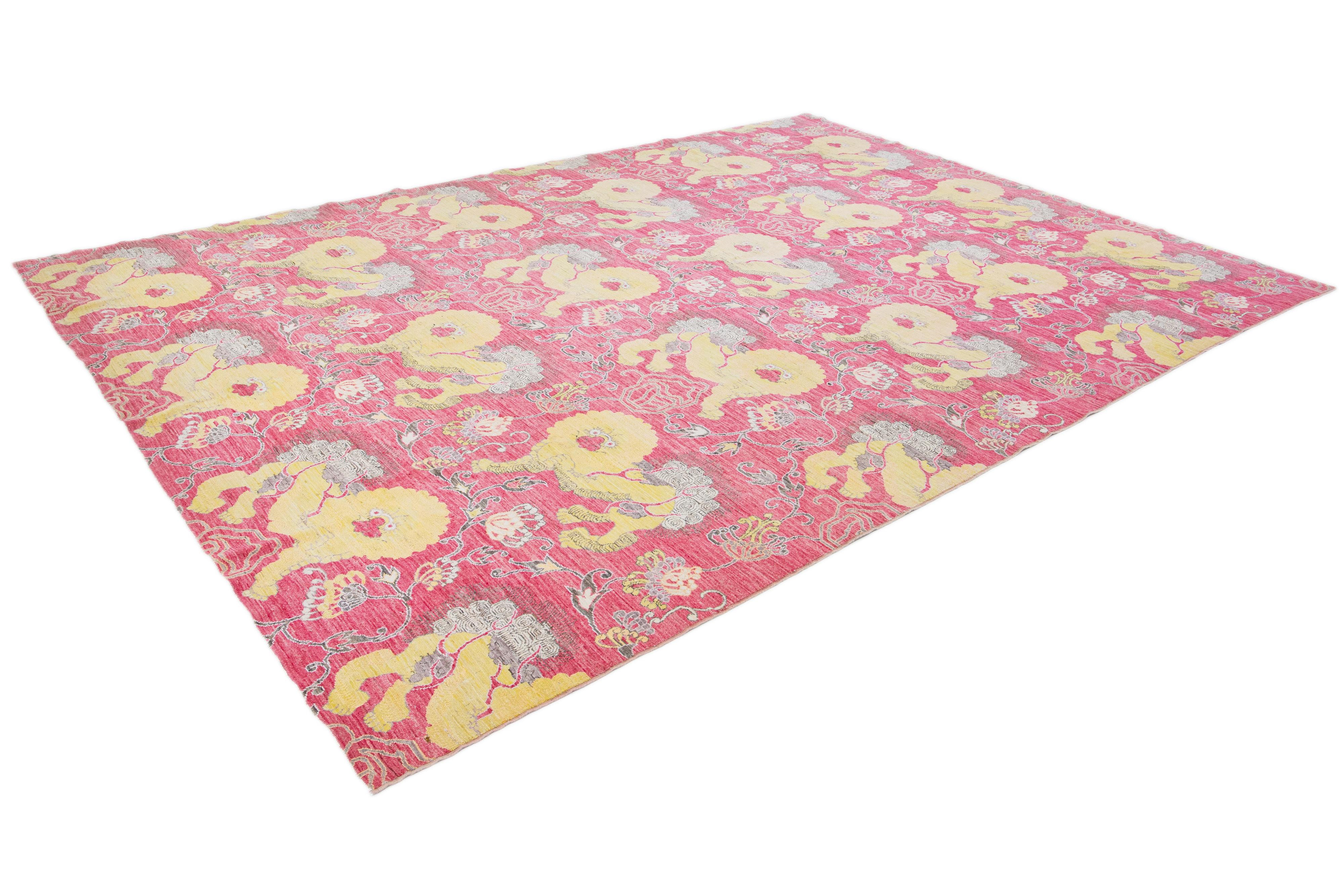 Modern Chinese Art Deco Style Wool Rug in Pink With Pictorial Designed For Sale 1