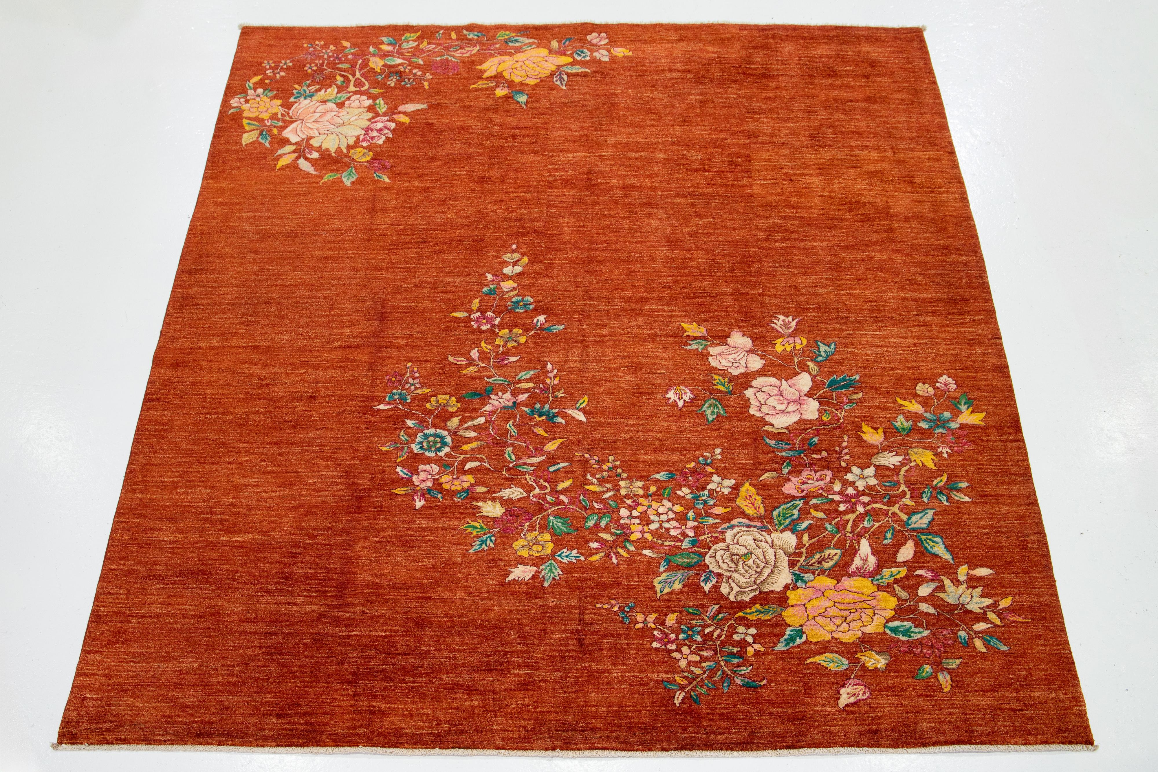 Tapis moderne de style chinois fait à la main en couleur rouge terracora avec motif floral en vente 3