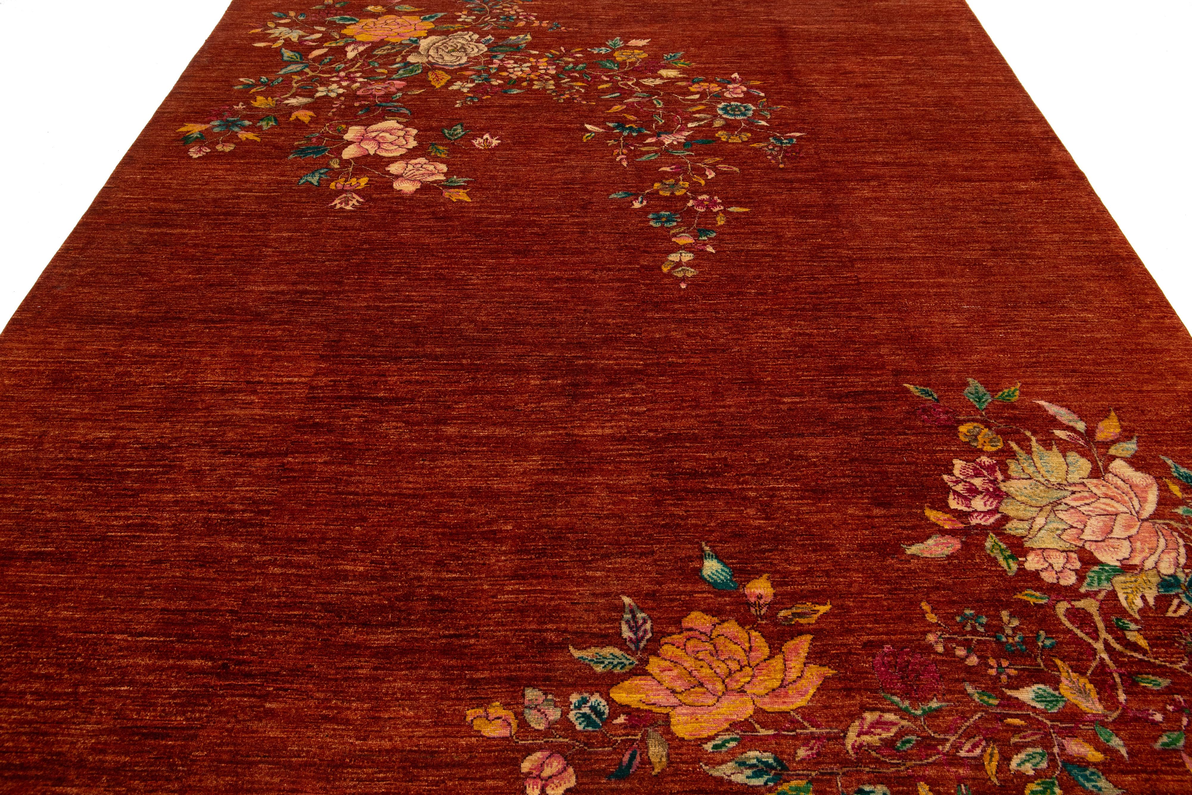 Tapis moderne de style chinois fait à la main en couleur rouge terracora avec motif floral en vente 1