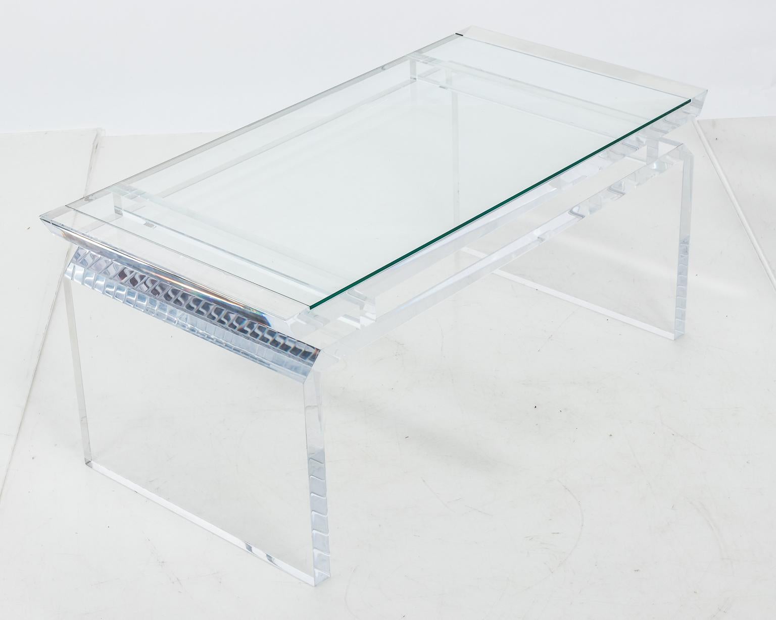 Modern Chinoise Lucite Cocktail Table, circa 1970s For Sale 2