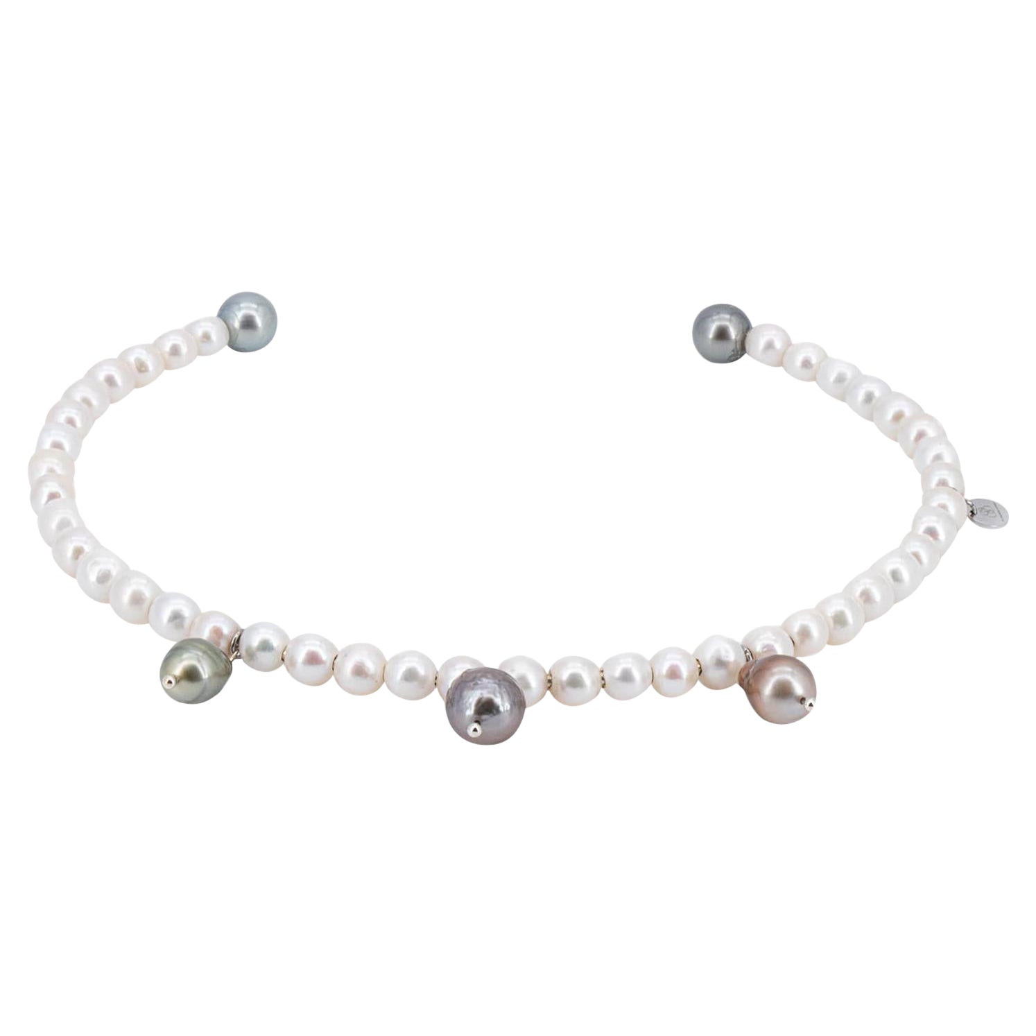 Modern Choker with white Freshwater and lustrous dangling Tahiti pearls