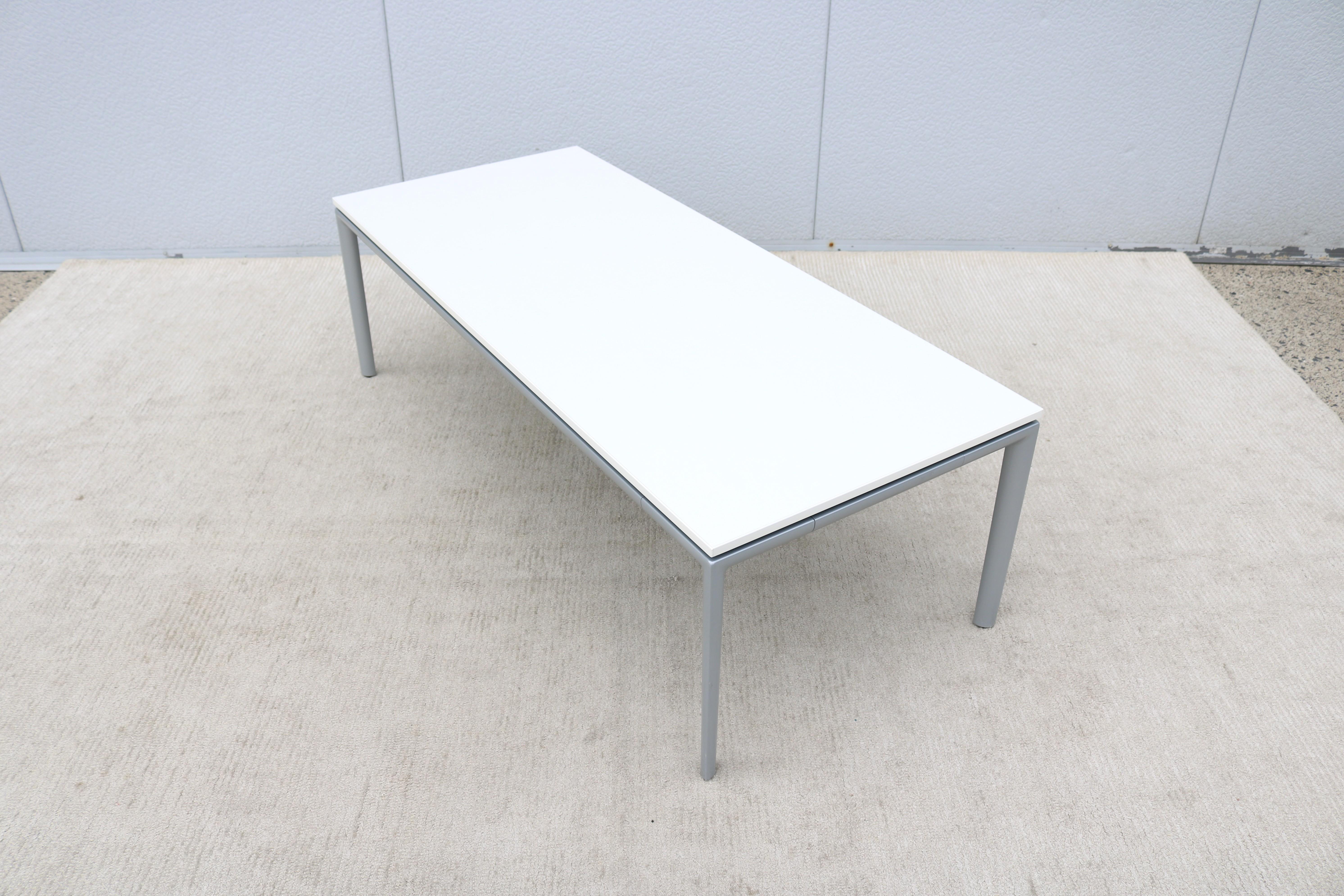 Mesa de centro moderna Chris Adamick for Allsteel Parallel Rectangular White Top en venta 3