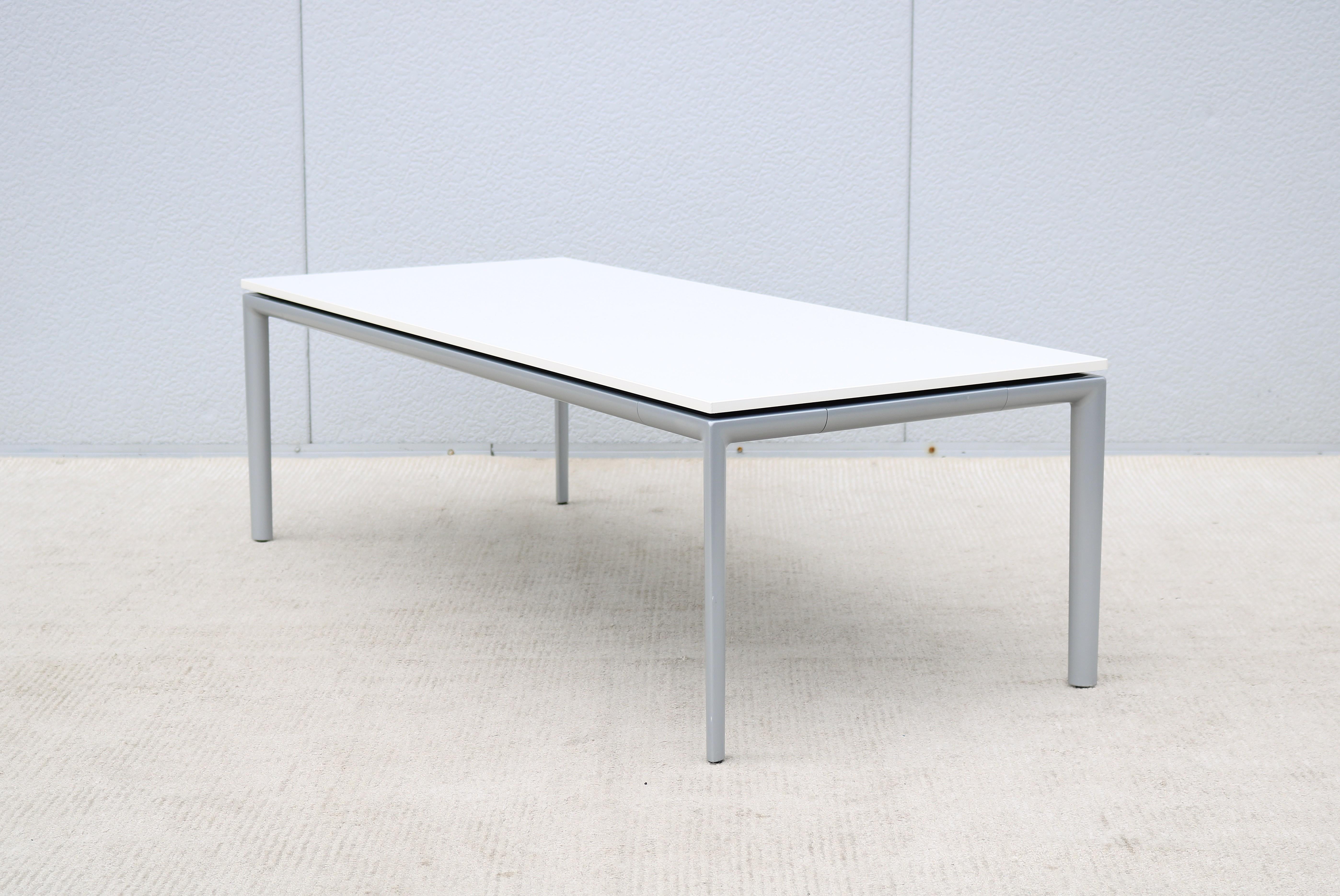 Mesa de centro moderna Chris Adamick for Allsteel Parallel Rectangular White Top en venta 4