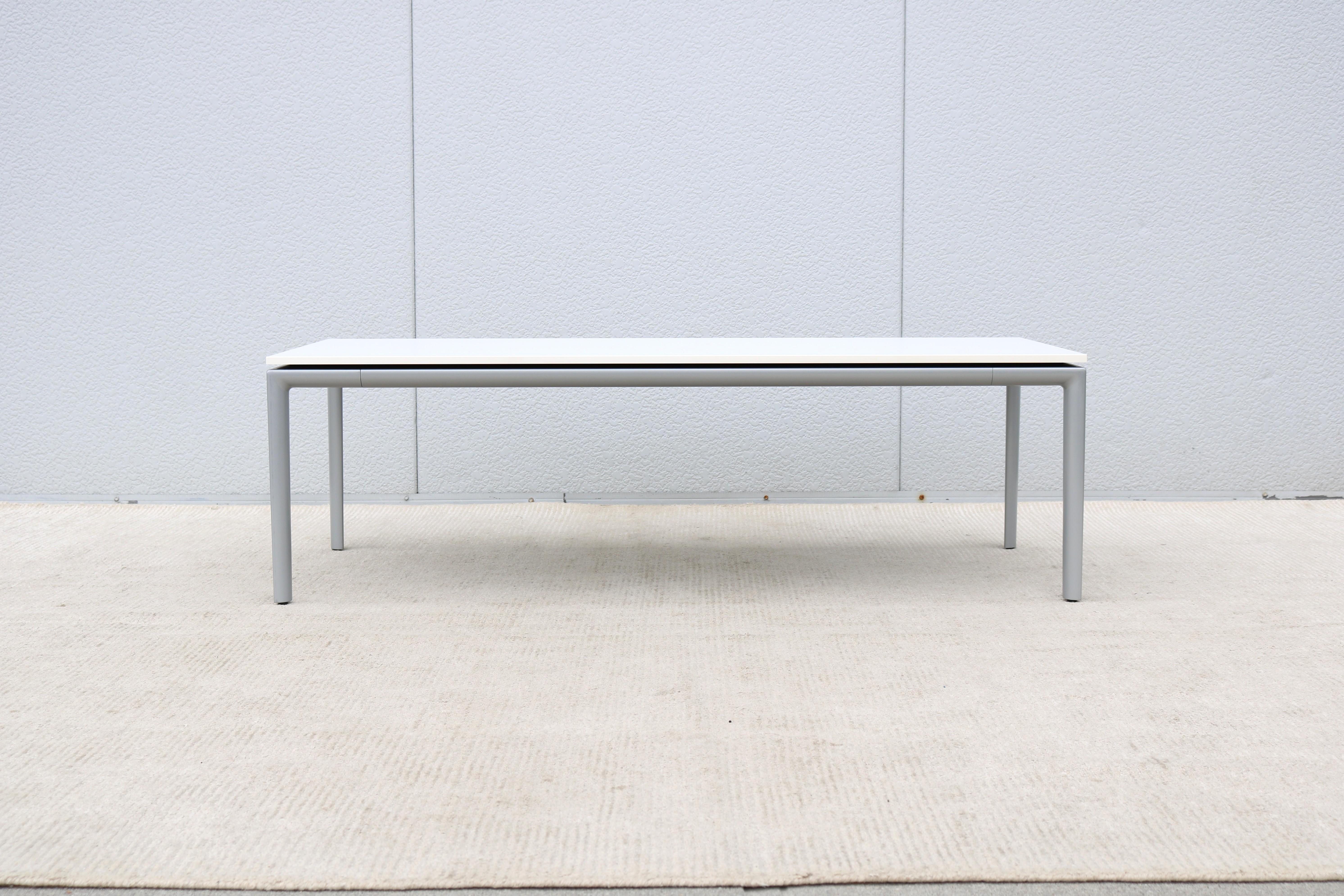 Mesa de centro moderna Chris Adamick for Allsteel Parallel Rectangular White Top Estadounidense en venta