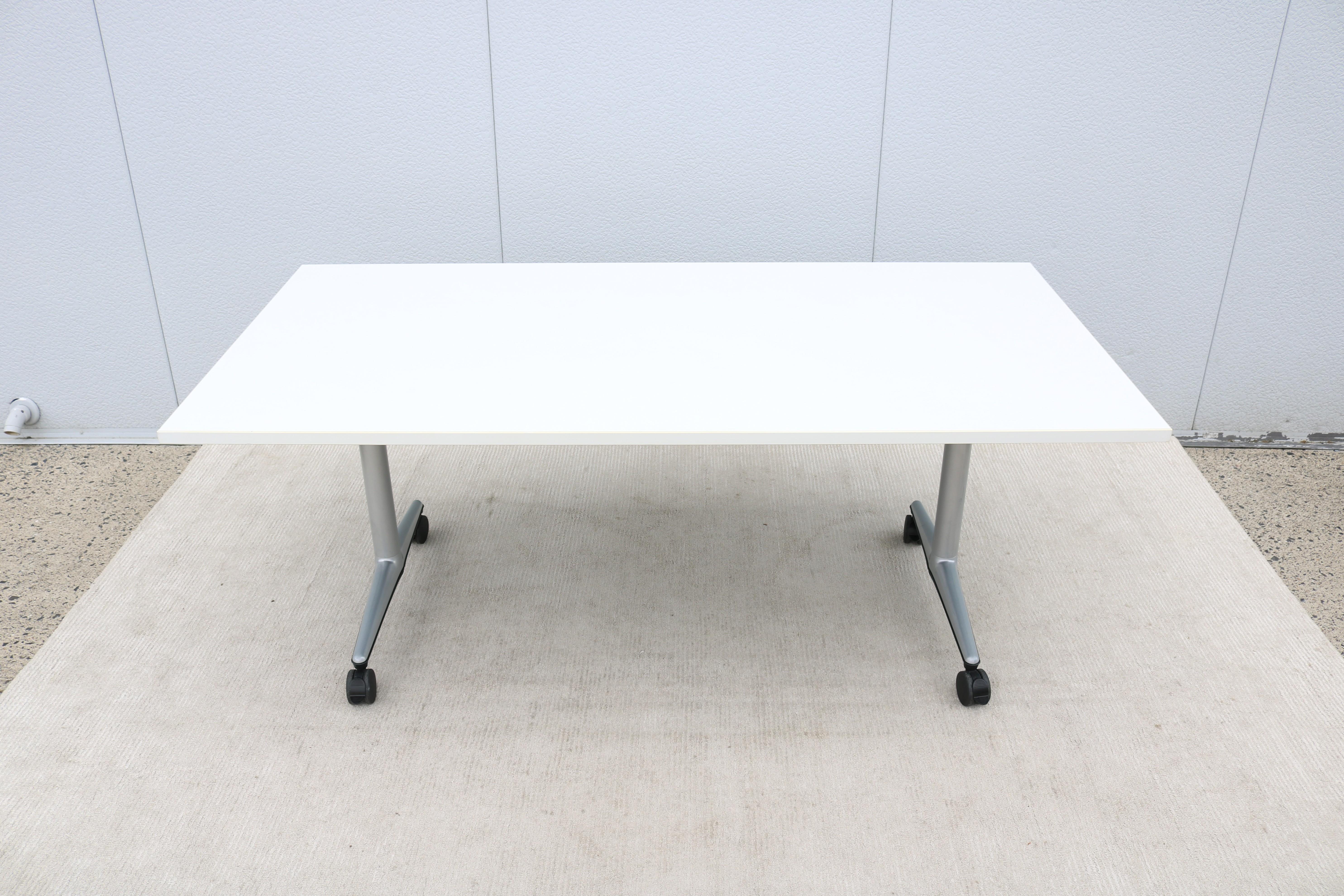 Modern Christian Cornelius for Coalesse Akira Rectangle Mobile Conference Table In Good Condition For Sale In Secaucus, NJ
