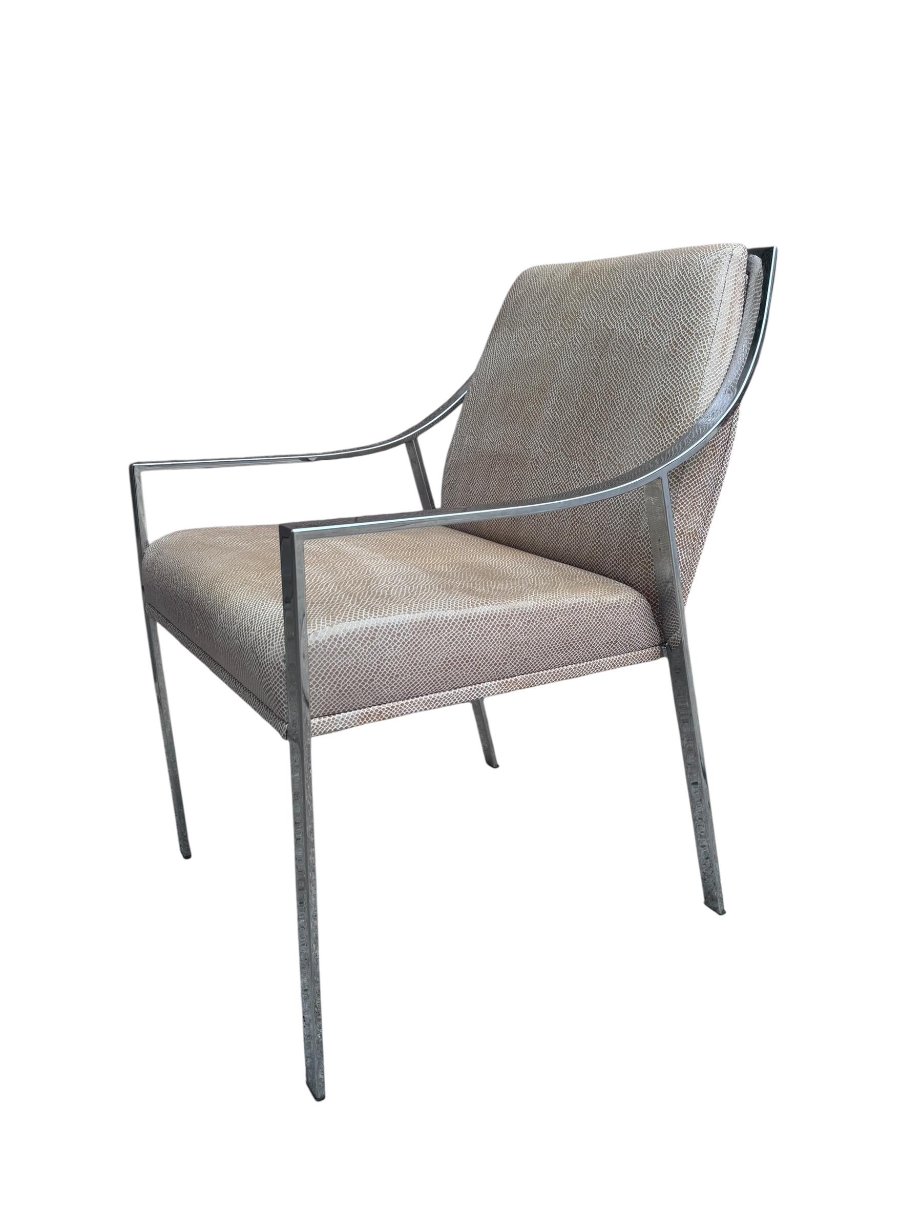 Chaise Aileron moderne de Christophe Pillet pour Holly HUNT nouvellement retapissée Bon état - En vente à Chicago, IL