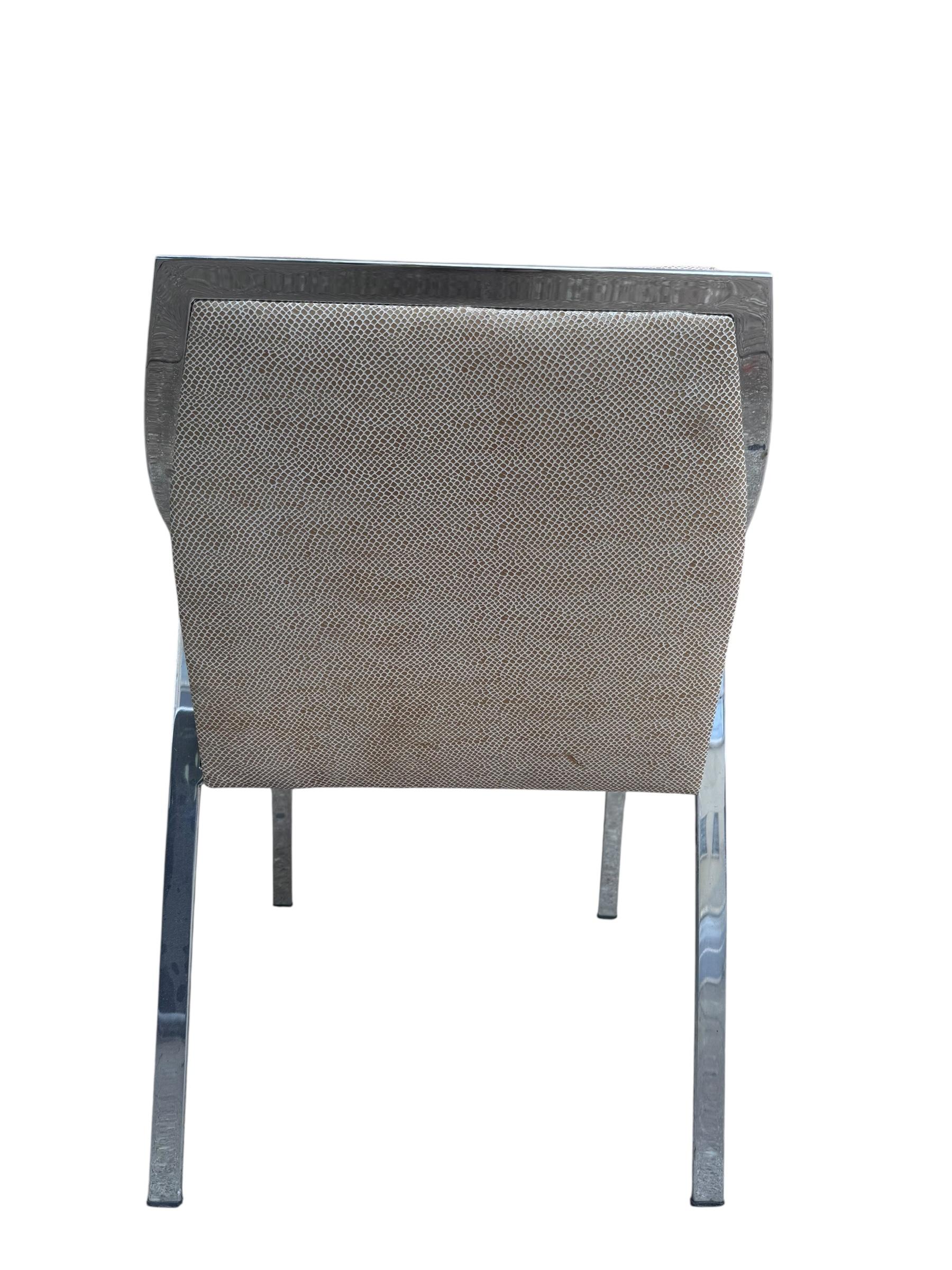Chaise Aileron moderne de Christophe Pillet pour Holly HUNT nouvellement retapissée en vente 2