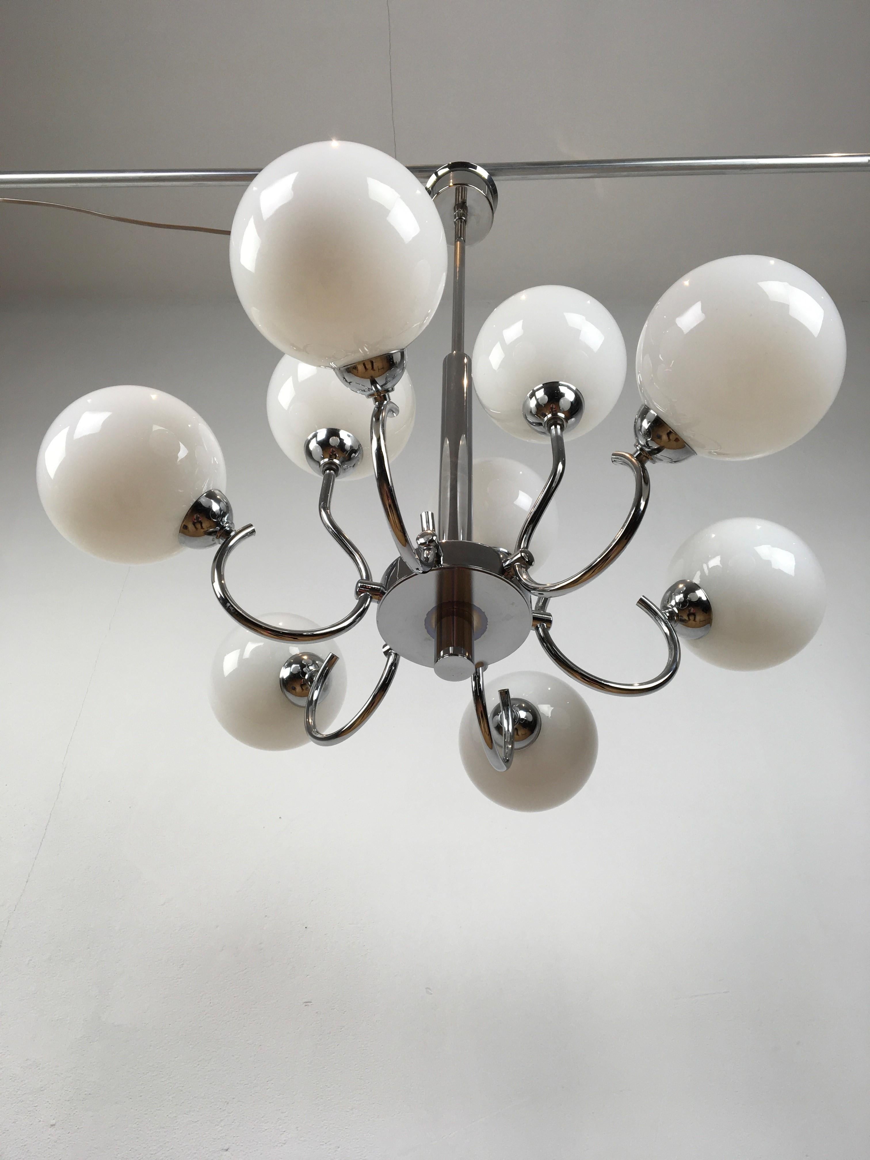 Modern Chrome and Glass Chandelier, 9 lights For Sale 5
