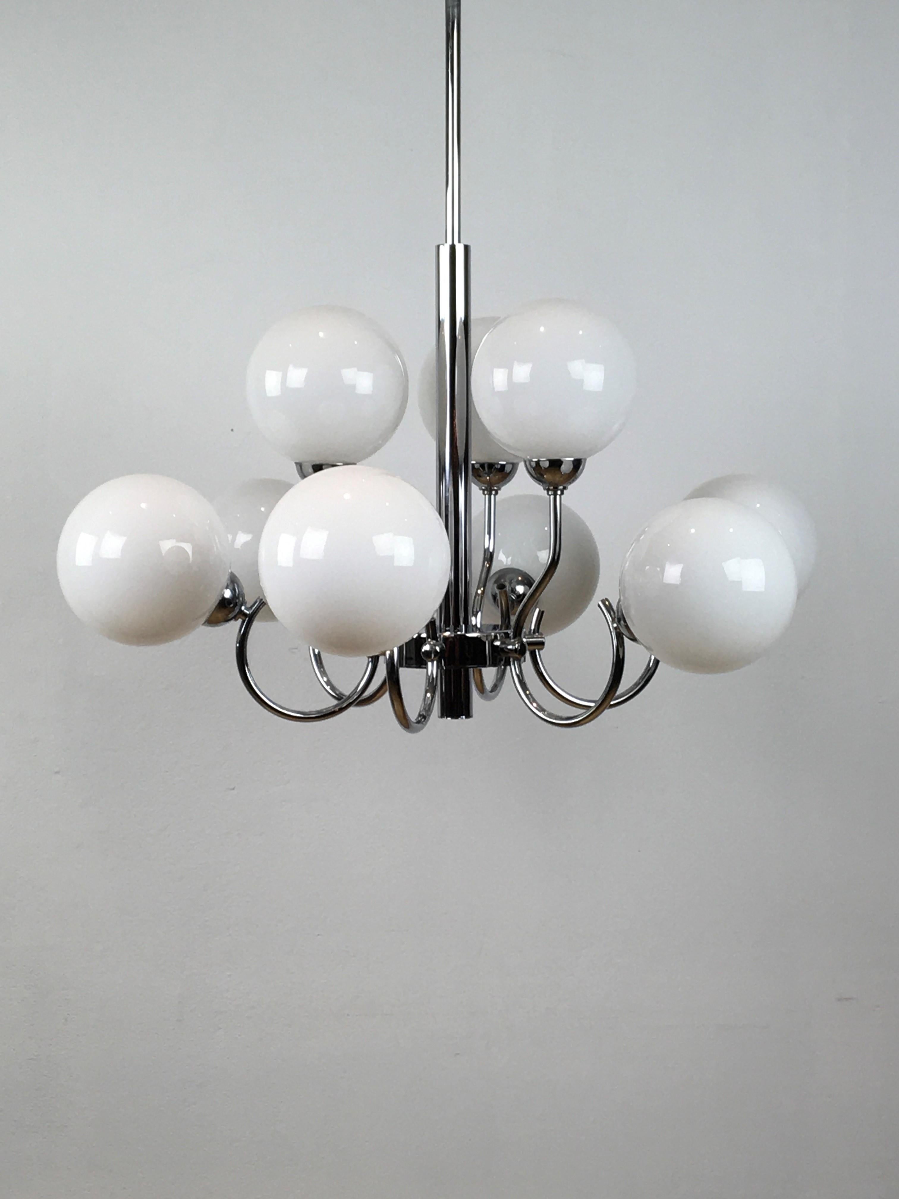 Modern Chrome and Glass Chandelier, 9 lights For Sale 7
