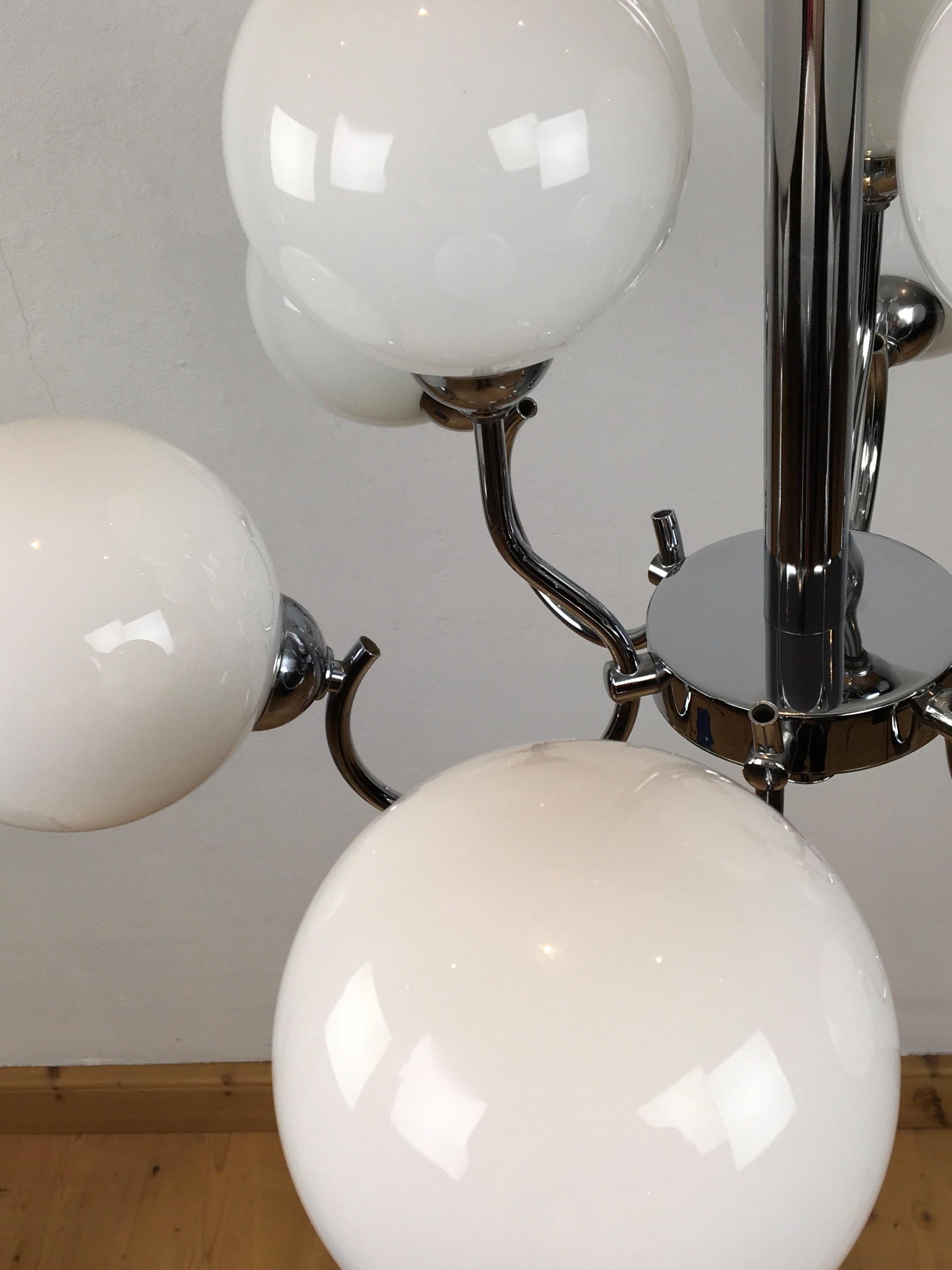 Modern Chrome and Glass Chandelier, 9 lights In Good Condition For Sale In Antwerp, BE