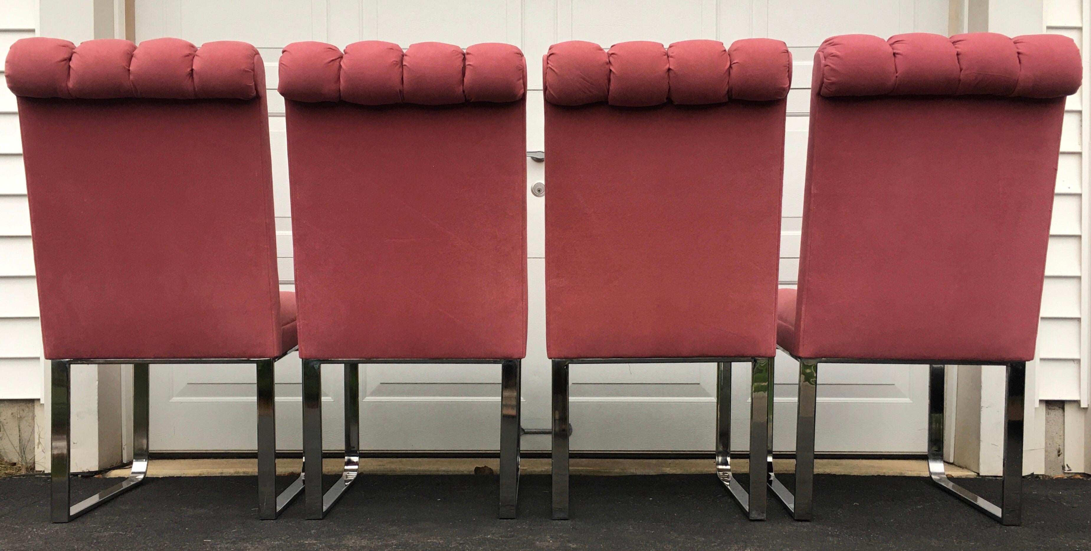 DIA Esszimmerstühle mit Chrom- und rosa Kanalrückenlehne, Design Institute America 1980 (Ende des 20. Jahrhunderts) im Angebot