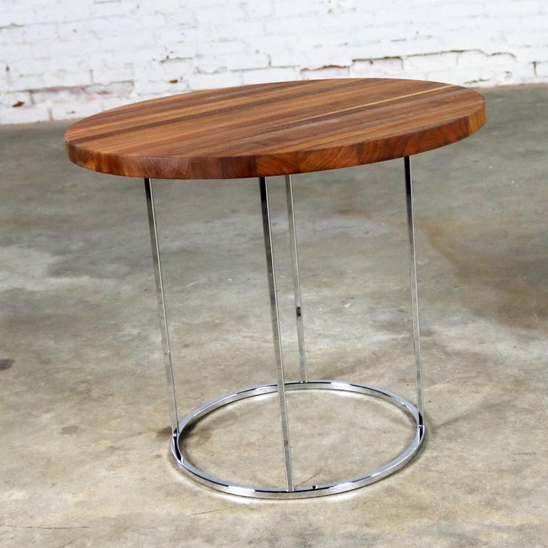 Mid-Century Modern Modern Chrome and Walnut Round Side Table Attributed to Milo Baughman For Sale