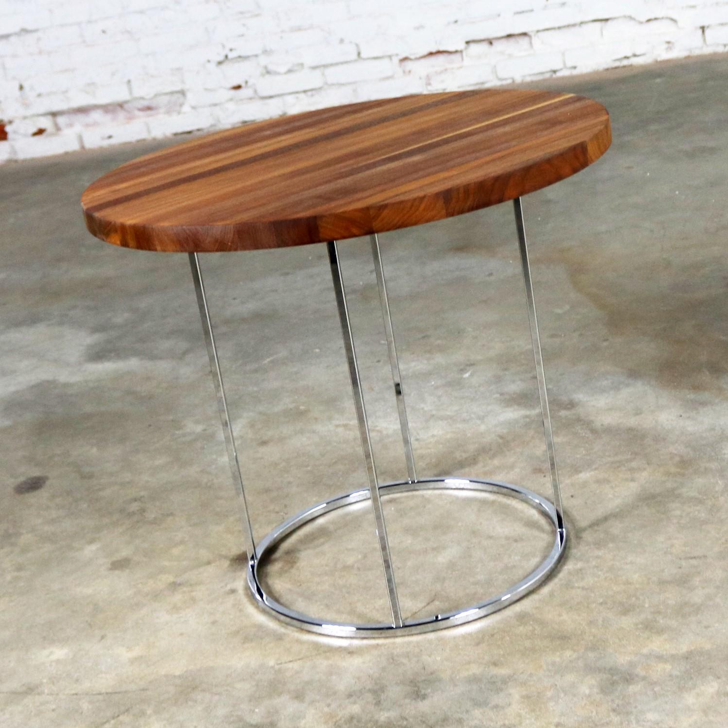 Modern Chrome and Walnut Round Side Table Attributed to Milo Baughman In Good Condition In Topeka, KS