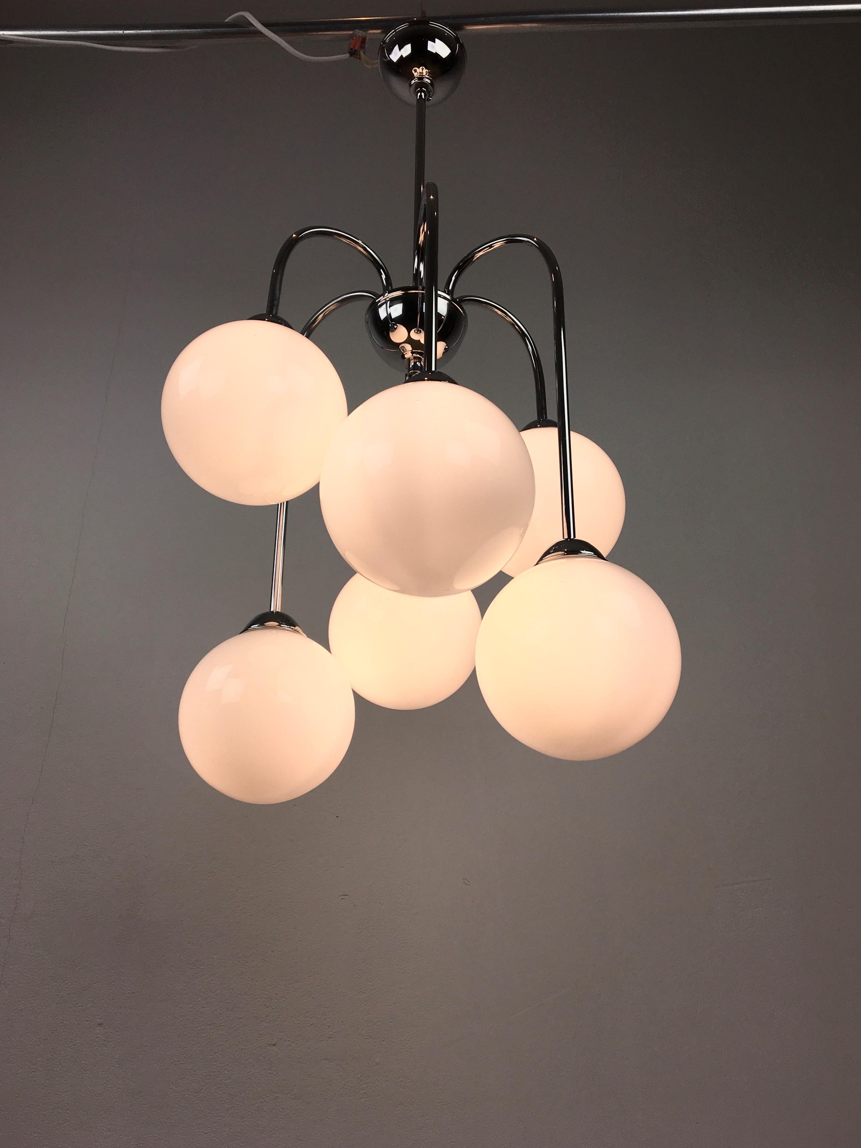 Modern Chrome Chandelier with 6 Glass Globes In Good Condition In Antwerp, BE