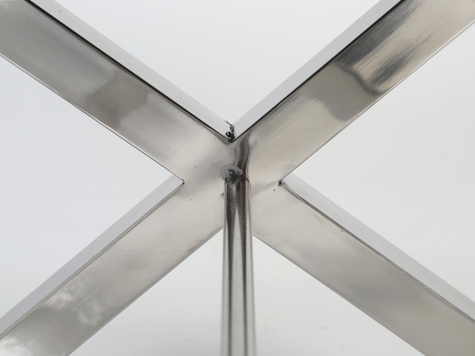Modern Chrome Stool with Classic X-Style Frame in Original Condition For Sale 2