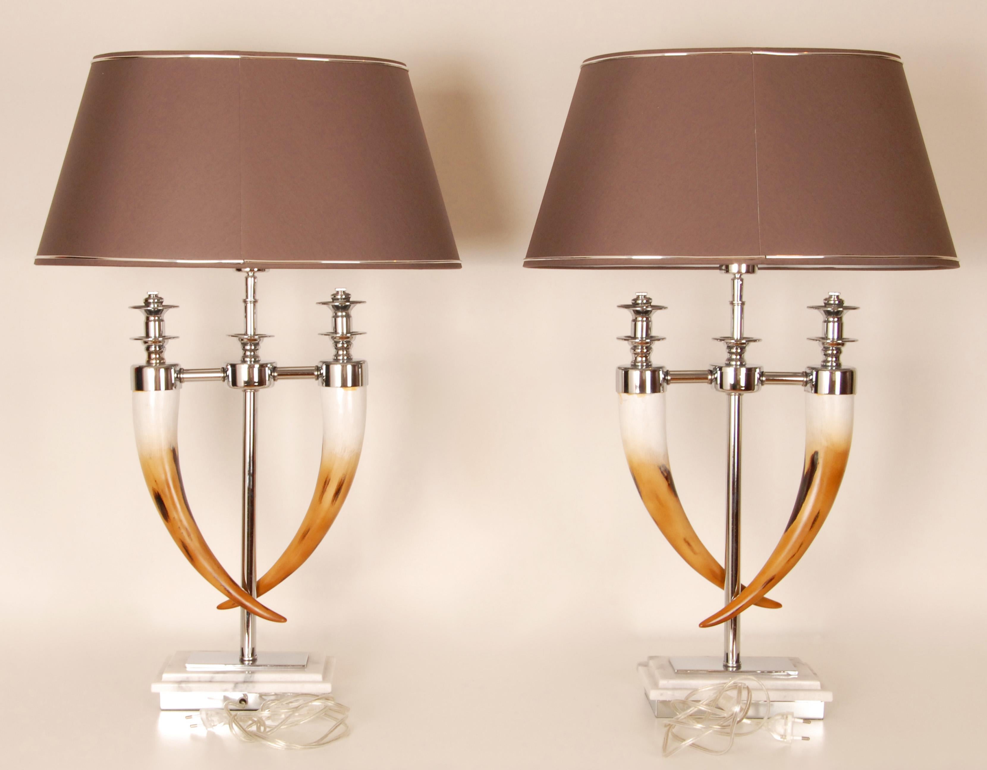 Moderno Lampade da tavolo moderne in cromo con base in marmo argento e finto corno a coppia