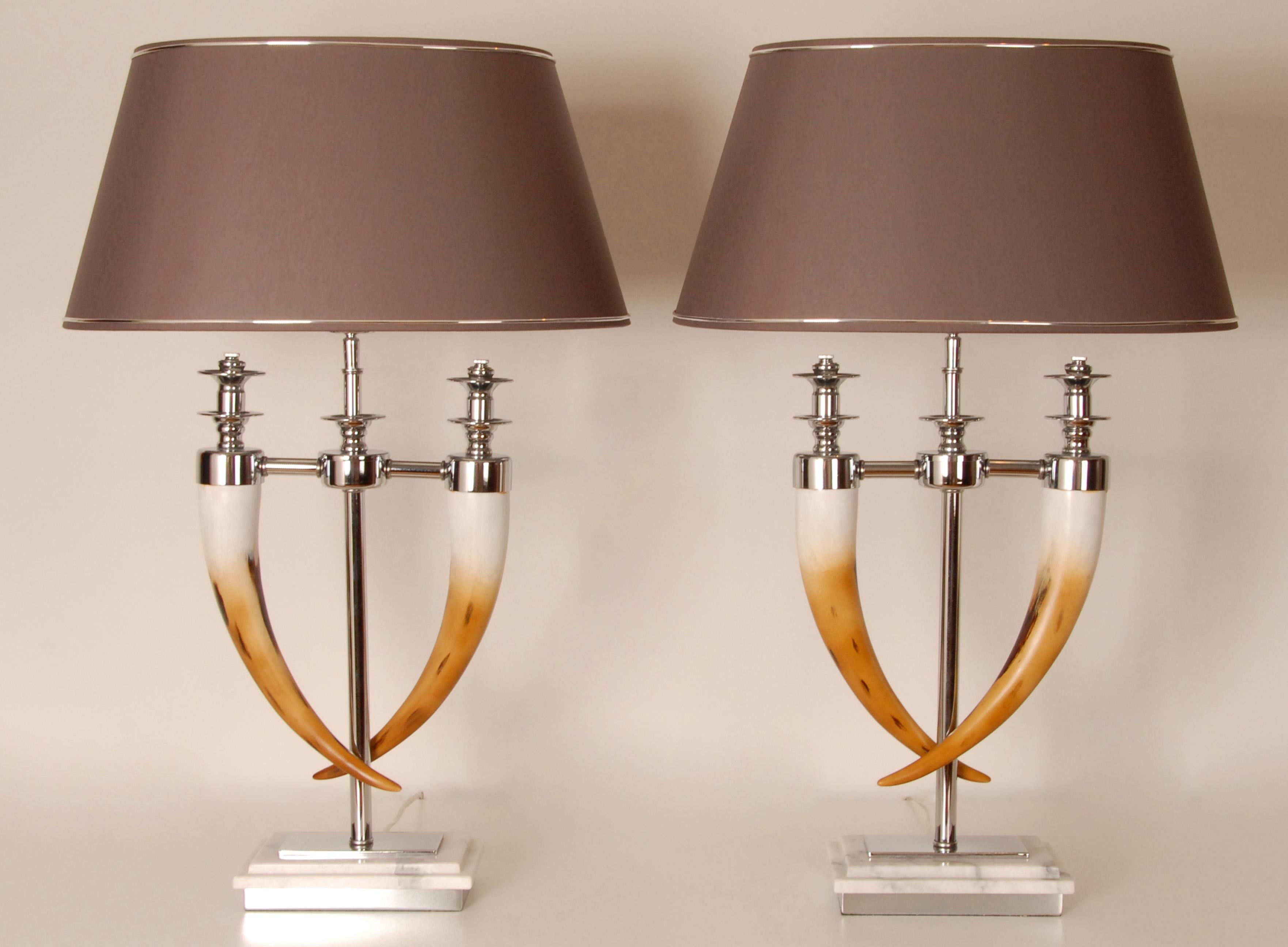 Sconosciuto Lampade da tavolo moderne in cromo con base in marmo argento e finto corno a coppia