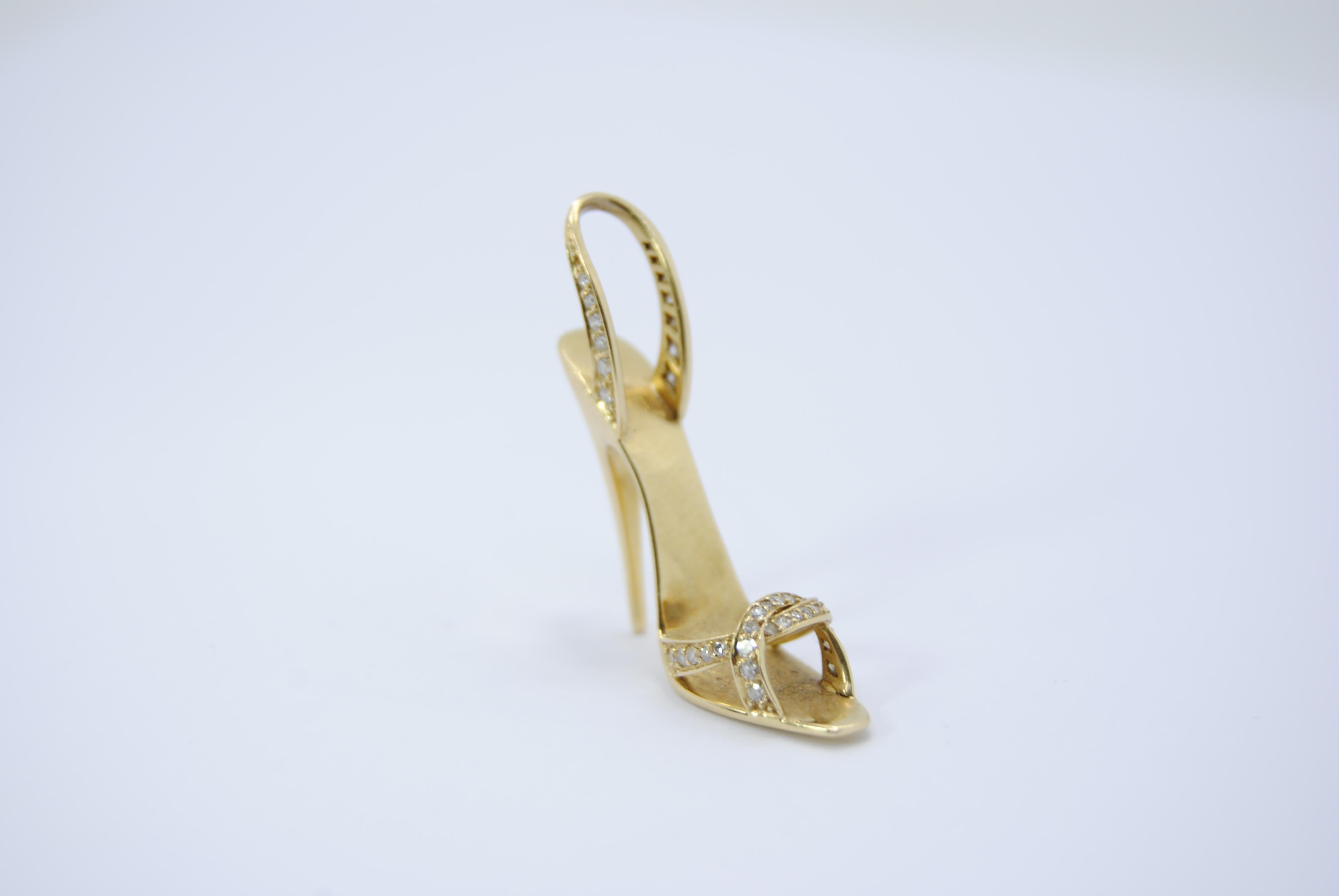 Romantic Modern Cinderella Sandal in 18 Karat Gold and Diamonds