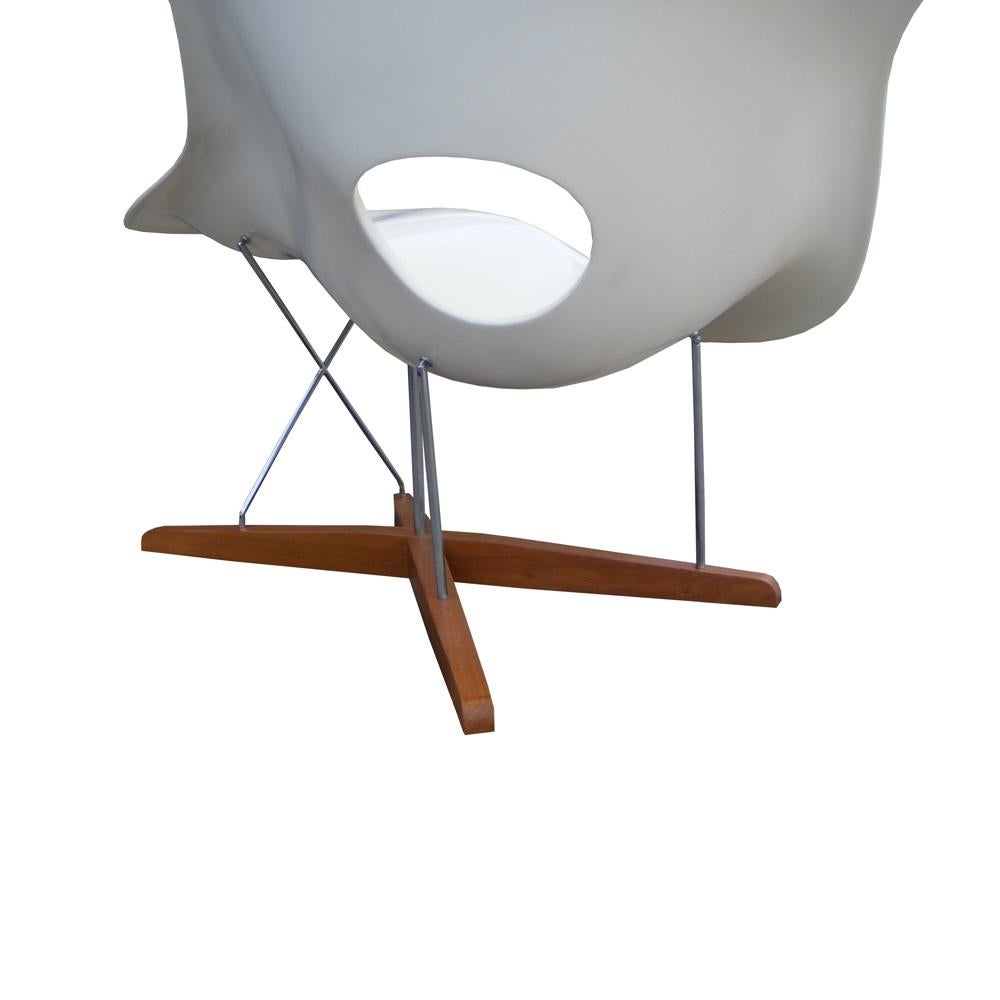 Modern CL9026 Eames Style La Chaise In Good Condition In Pasadena, TX