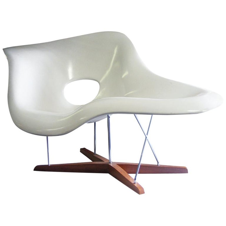 Modern Cl9026 Eames Style La Chaise At 1stdibs