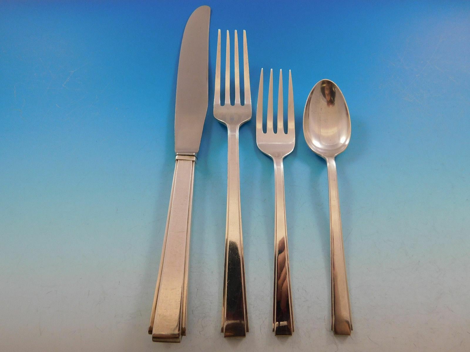 Modern Classic by Lunt Sterling Silver Flatware Set for 12 Service 114 Pc Dinner In Excellent Condition In Big Bend, WI