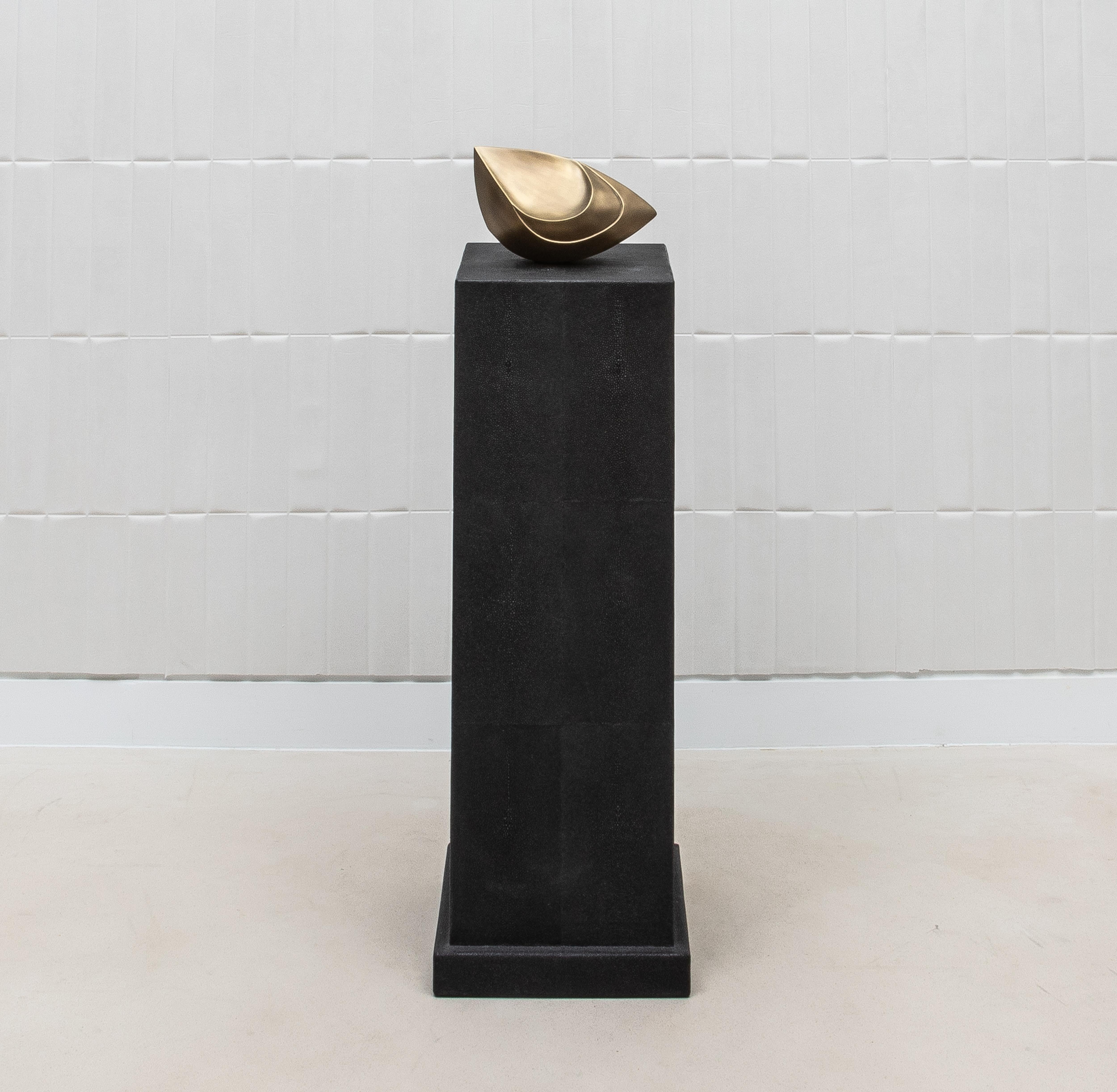 Colonna classica moderna grande in zigrino nero di R&Y Augousti in vendita 7