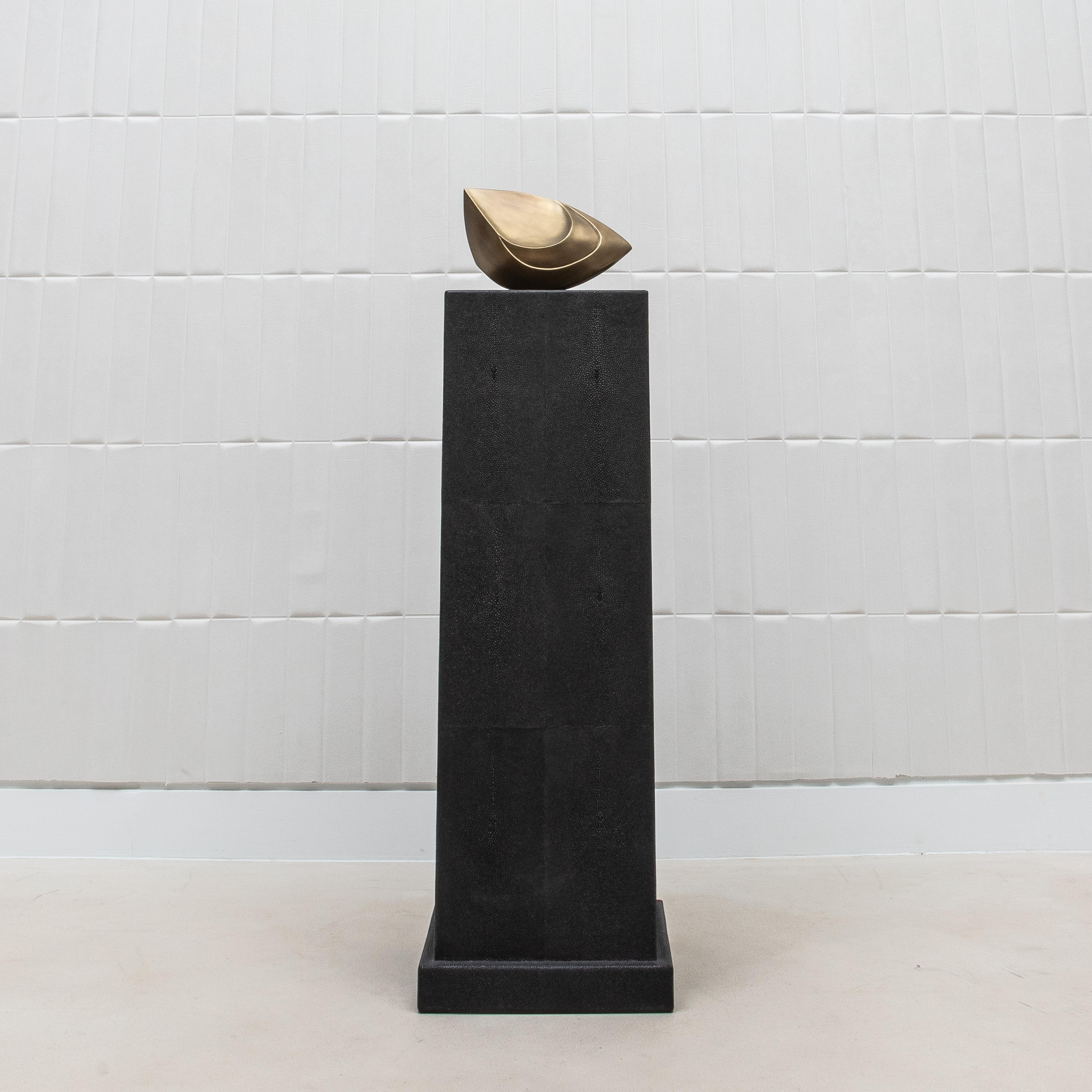 Colonna classica moderna grande in zigrino nero di R&Y Augousti in vendita 8
