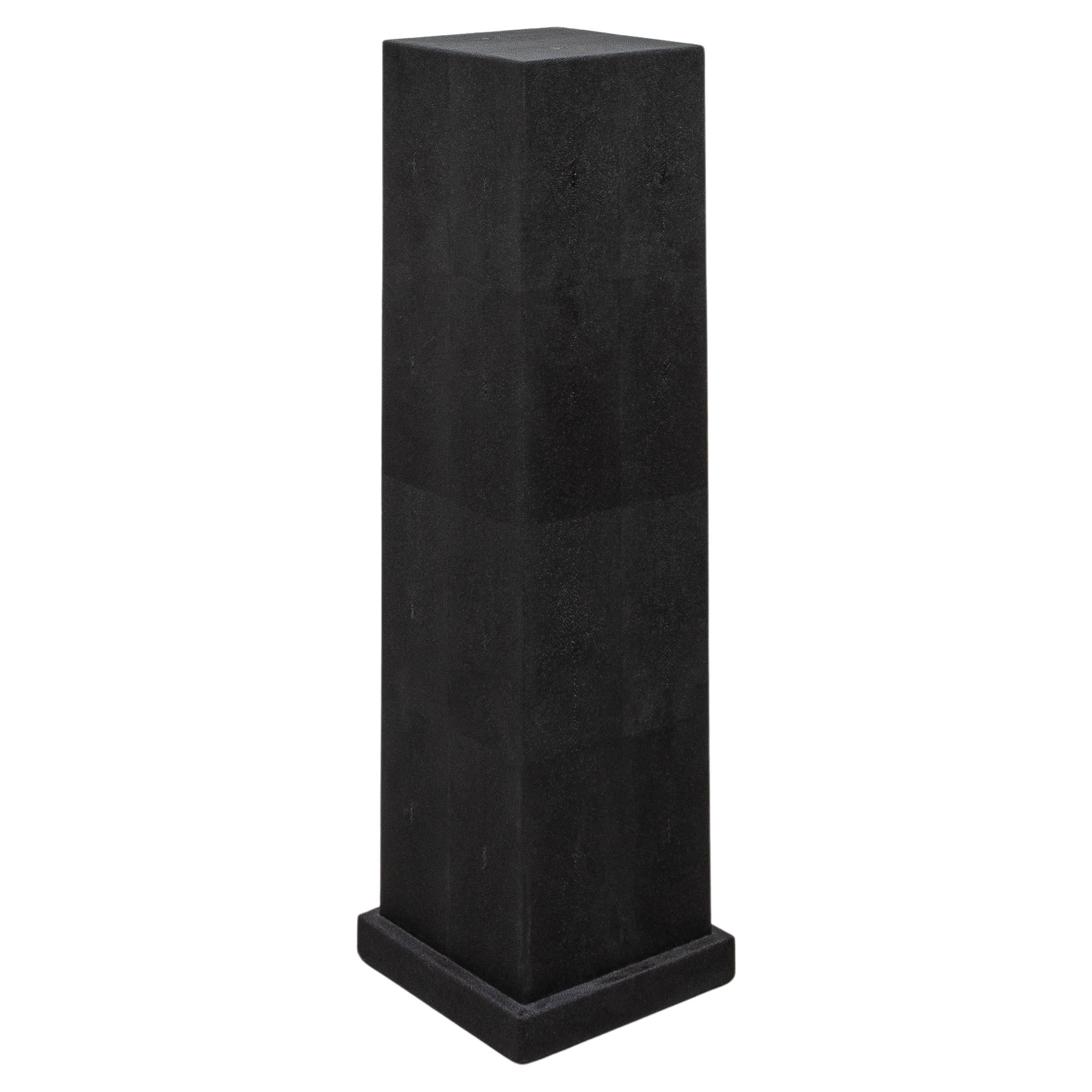 Modern Classic Säule groß in Schwarz Chagrin von R&Y Augousti