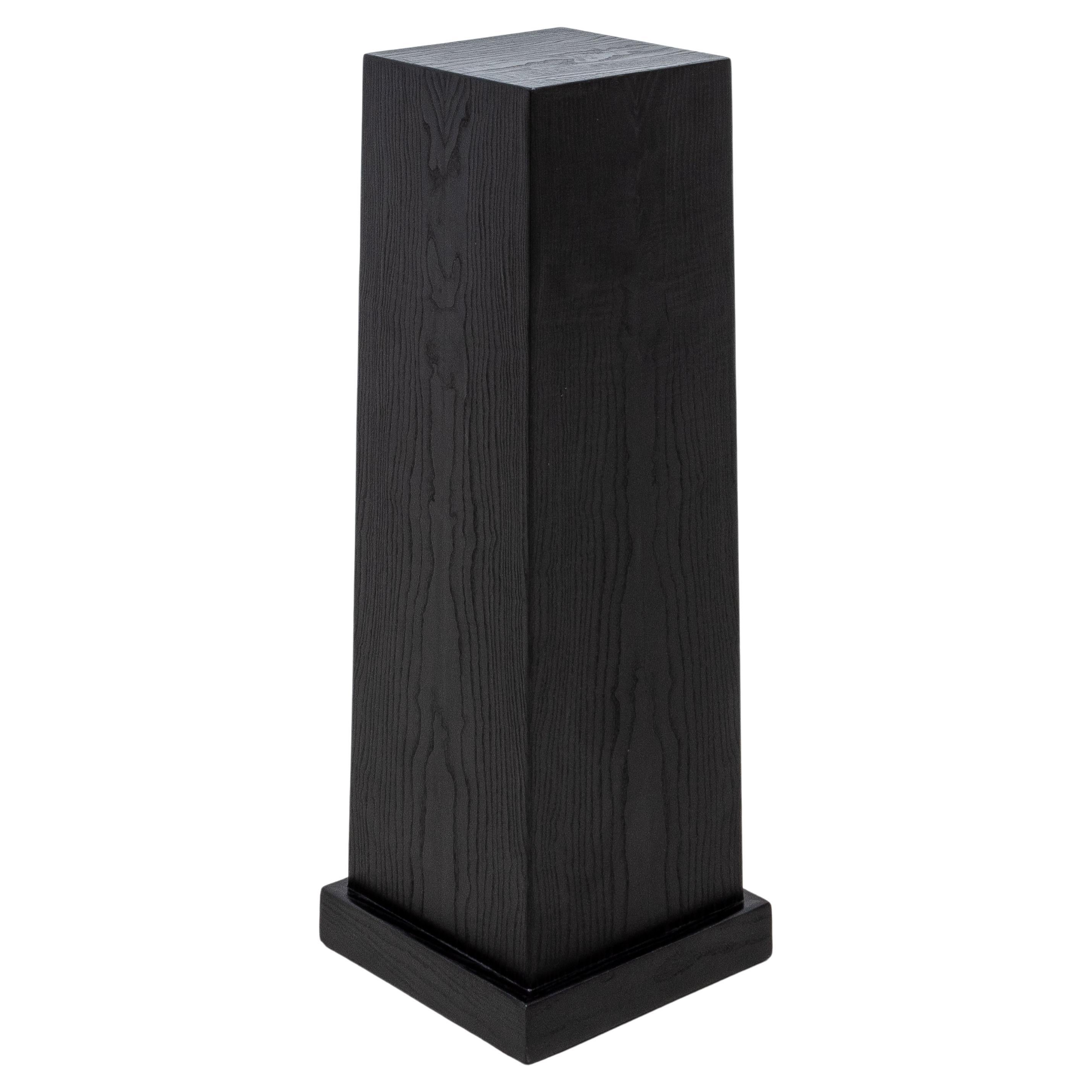 Modern Classic Säule Medium in Eiche Schwarz von R&Y Augousti