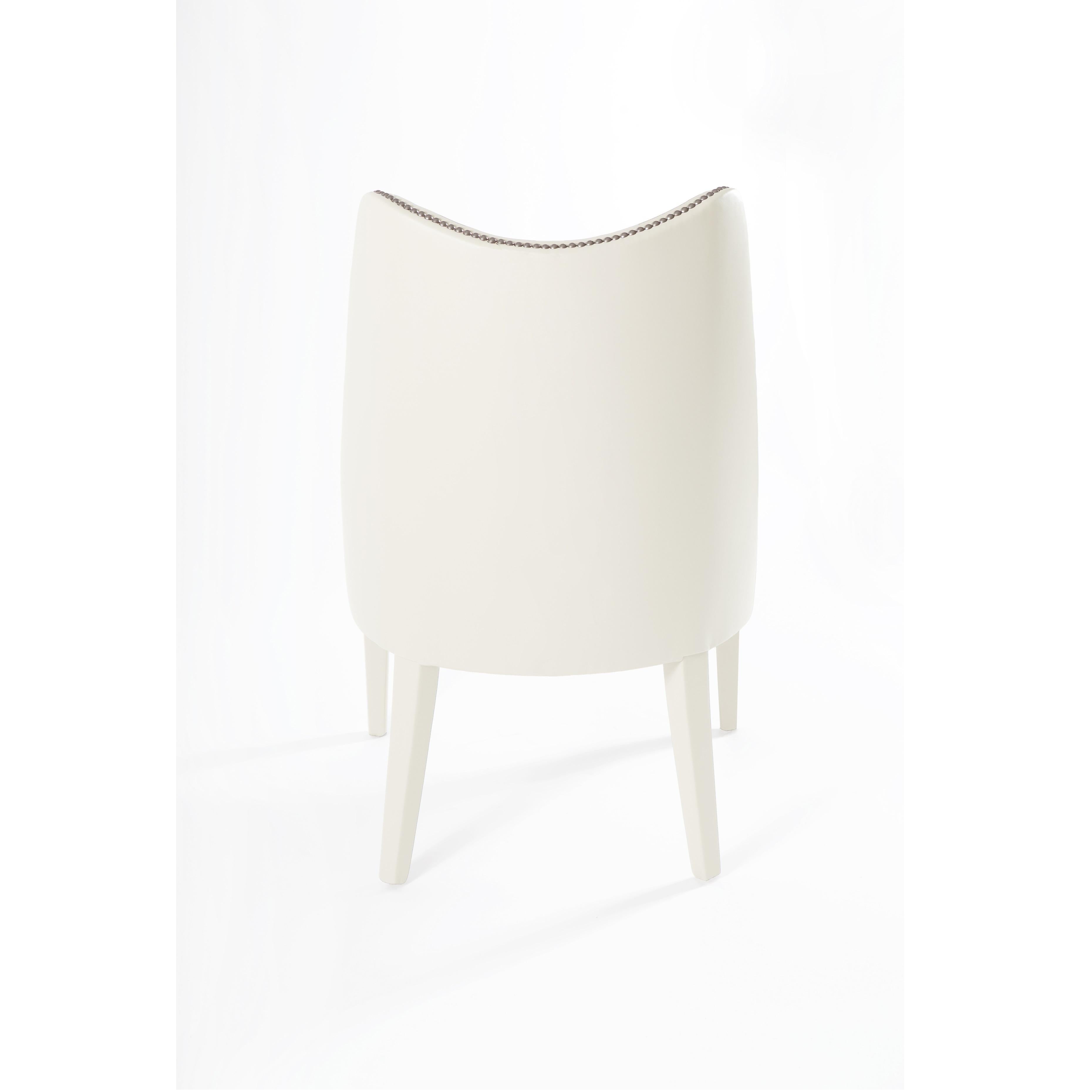 Modern Classic Dining Chairs with Nail Trim Detailing By Munna Design In New Condition For Sale In New York, NY