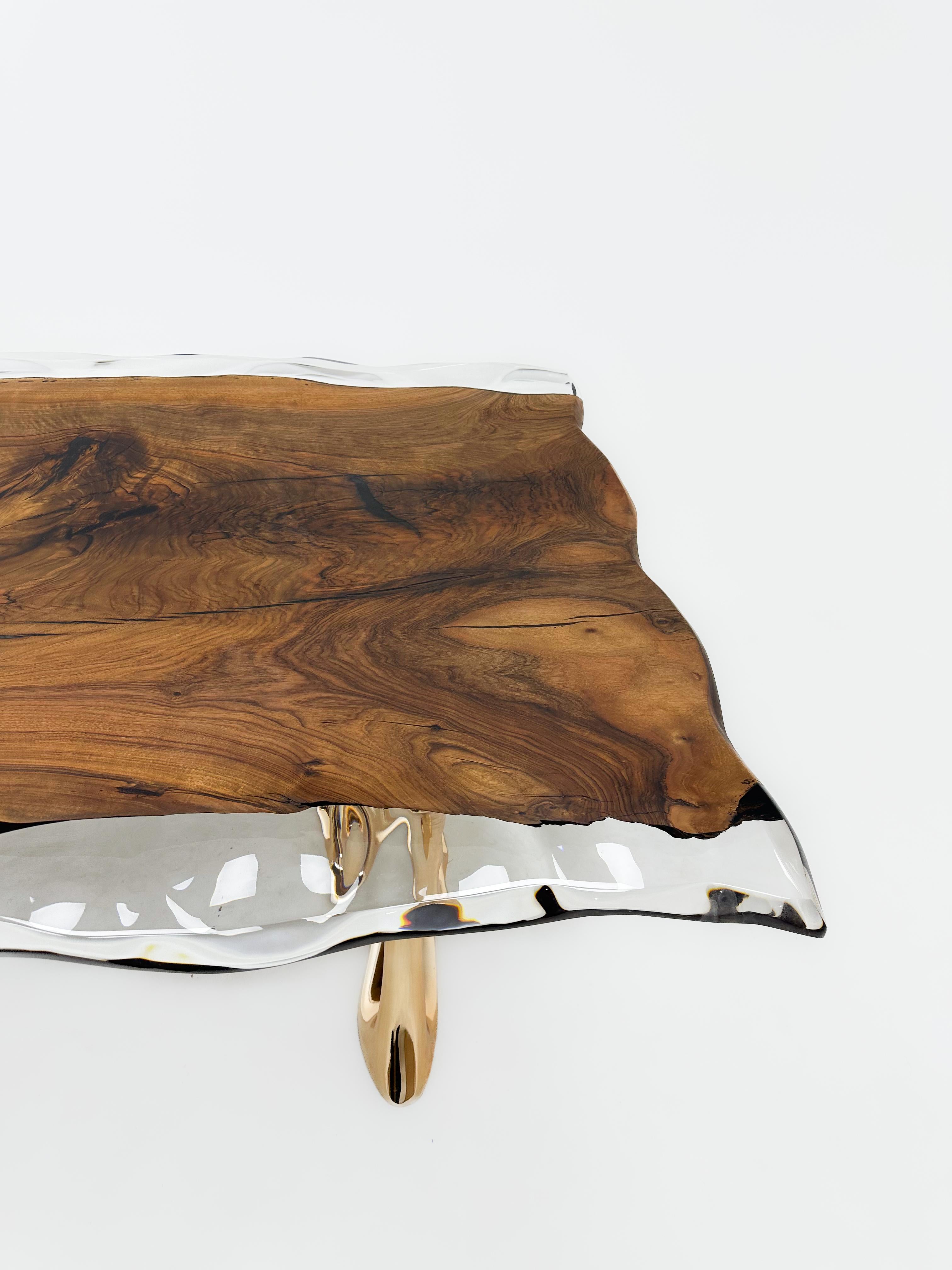 Turkish Custom Modern Design Clear Epoxy Resin Walnut Wood Dining Table  For Sale