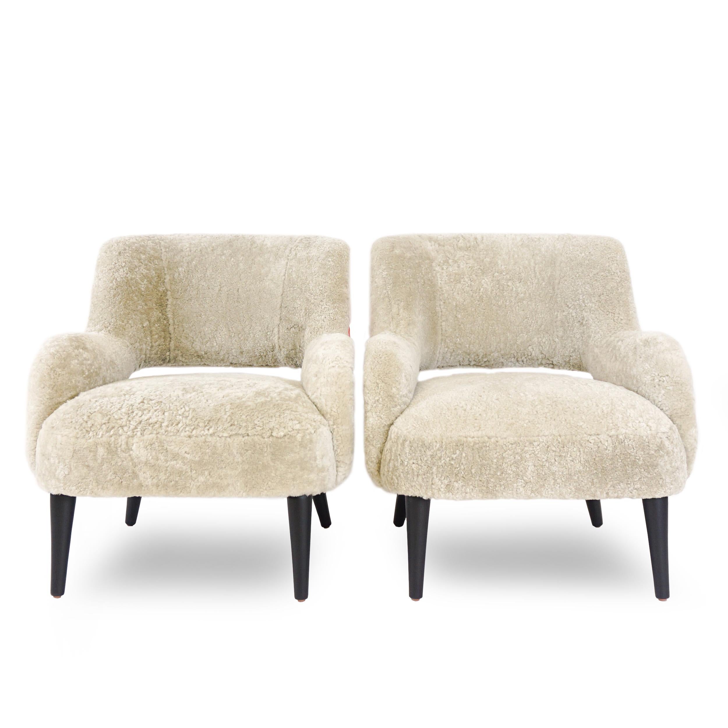 XXIe siècle et contemporain Fauteuil club moderne en peau de mouton et imprimé graffiti en vente