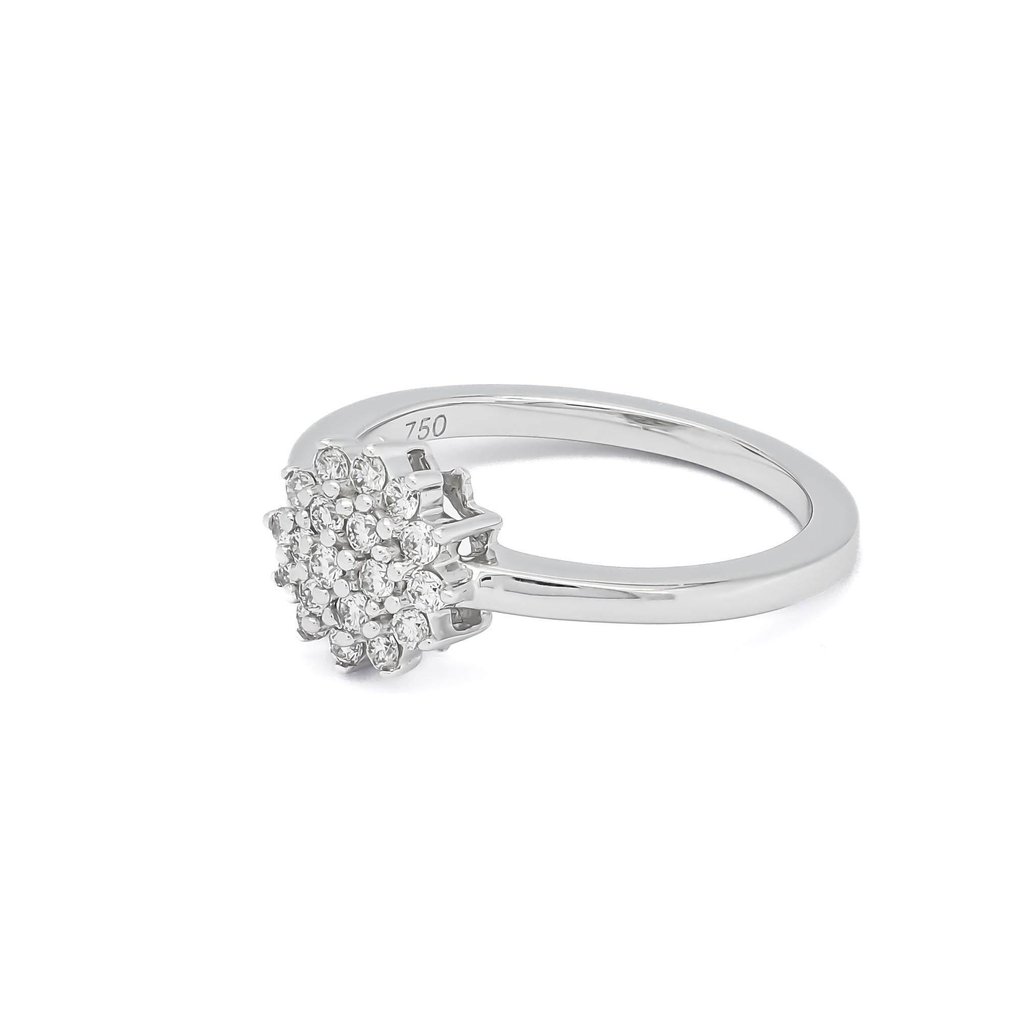 in vendita:  Anello moderno in oro bianco a grappolo con 0,33 carati di diamanti naturali e design unico 2